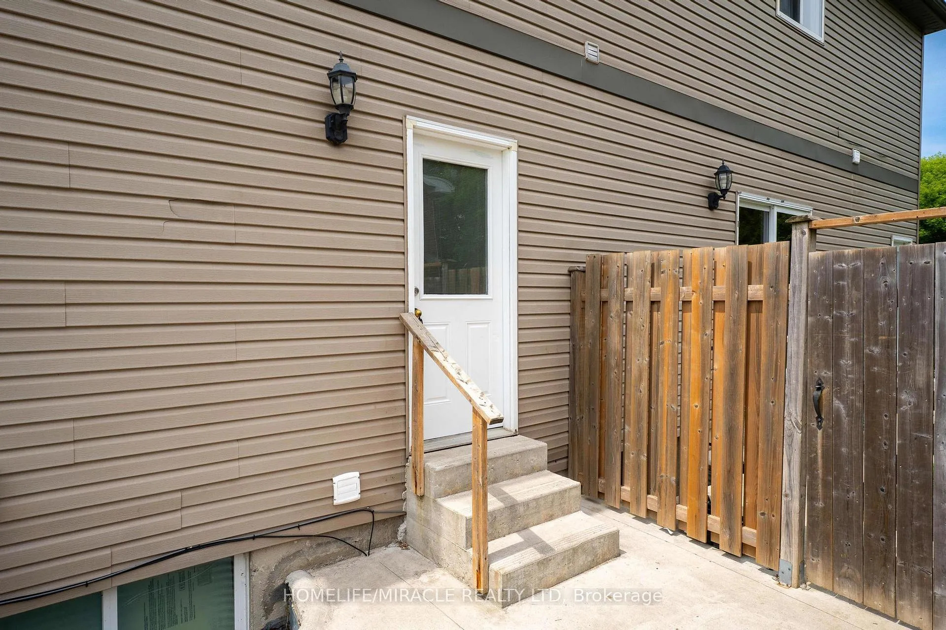 Photo 6 of 120 Jansen Avenue, Kitchener — HOMEH