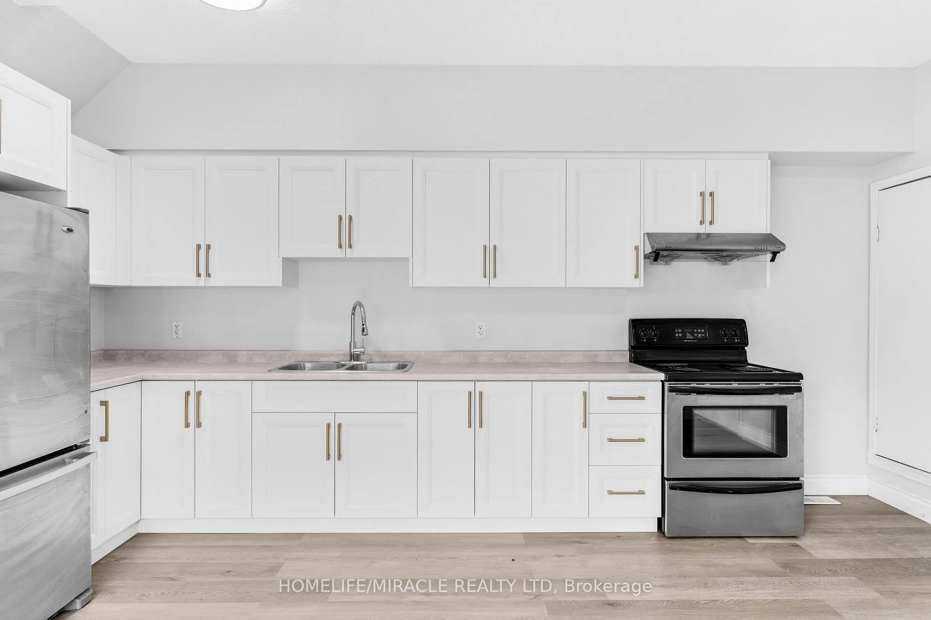 Photo 13 of 120 Jansen Avenue, Kitchener — HOMEH