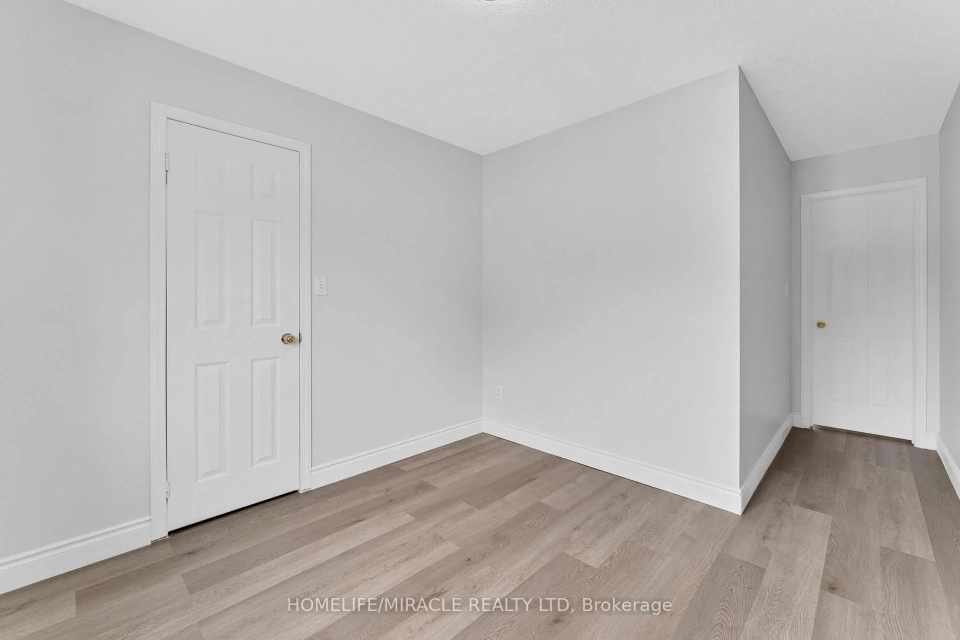 Photo 19 of 120 Jansen Avenue, Kitchener — HOMEH