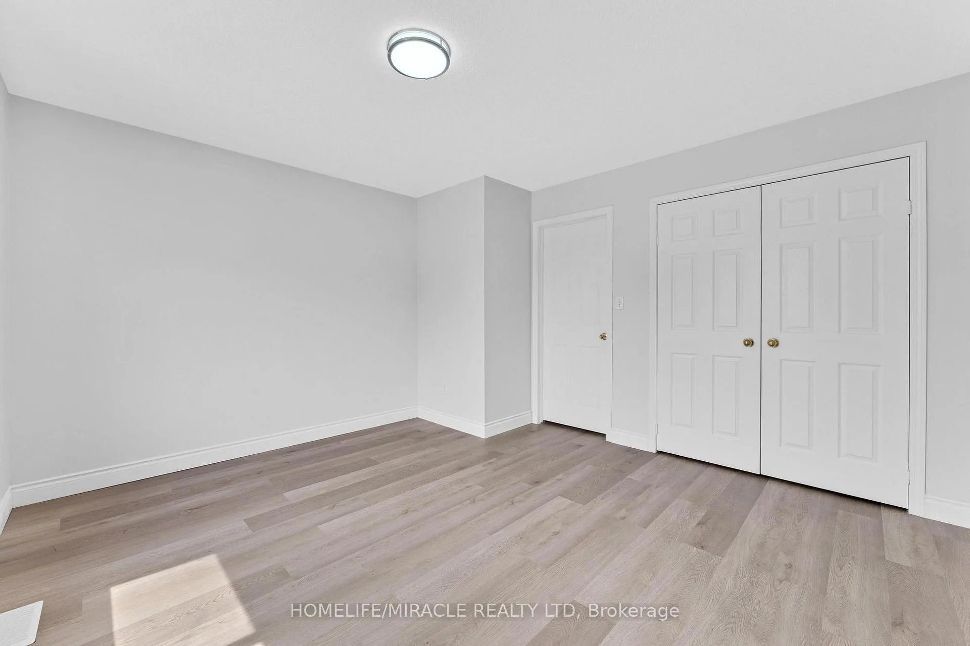 Photo 21 of 120 Jansen Avenue, Kitchener — HOMEH