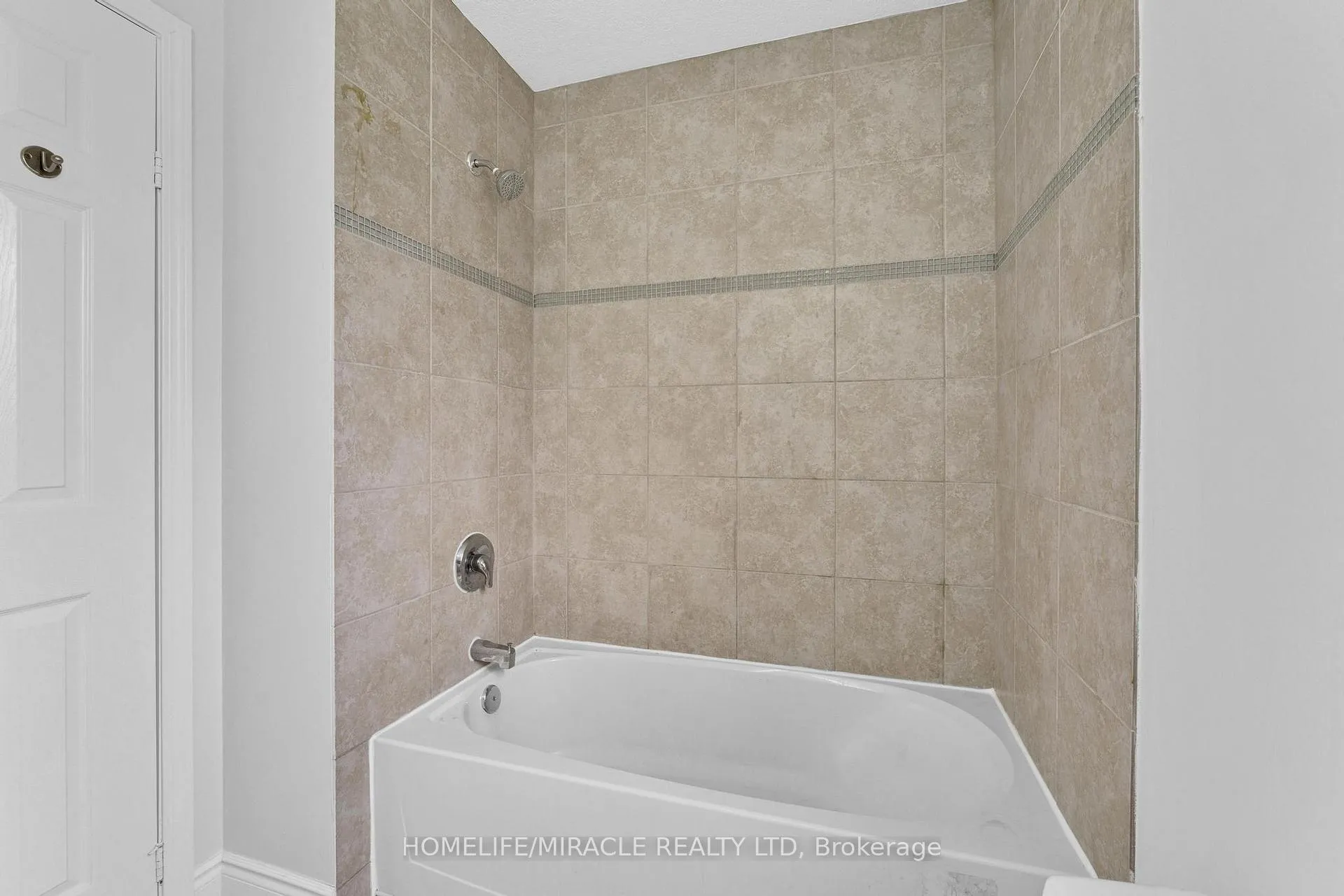 Photo 23 of 120 Jansen Avenue, Kitchener — HOMEH