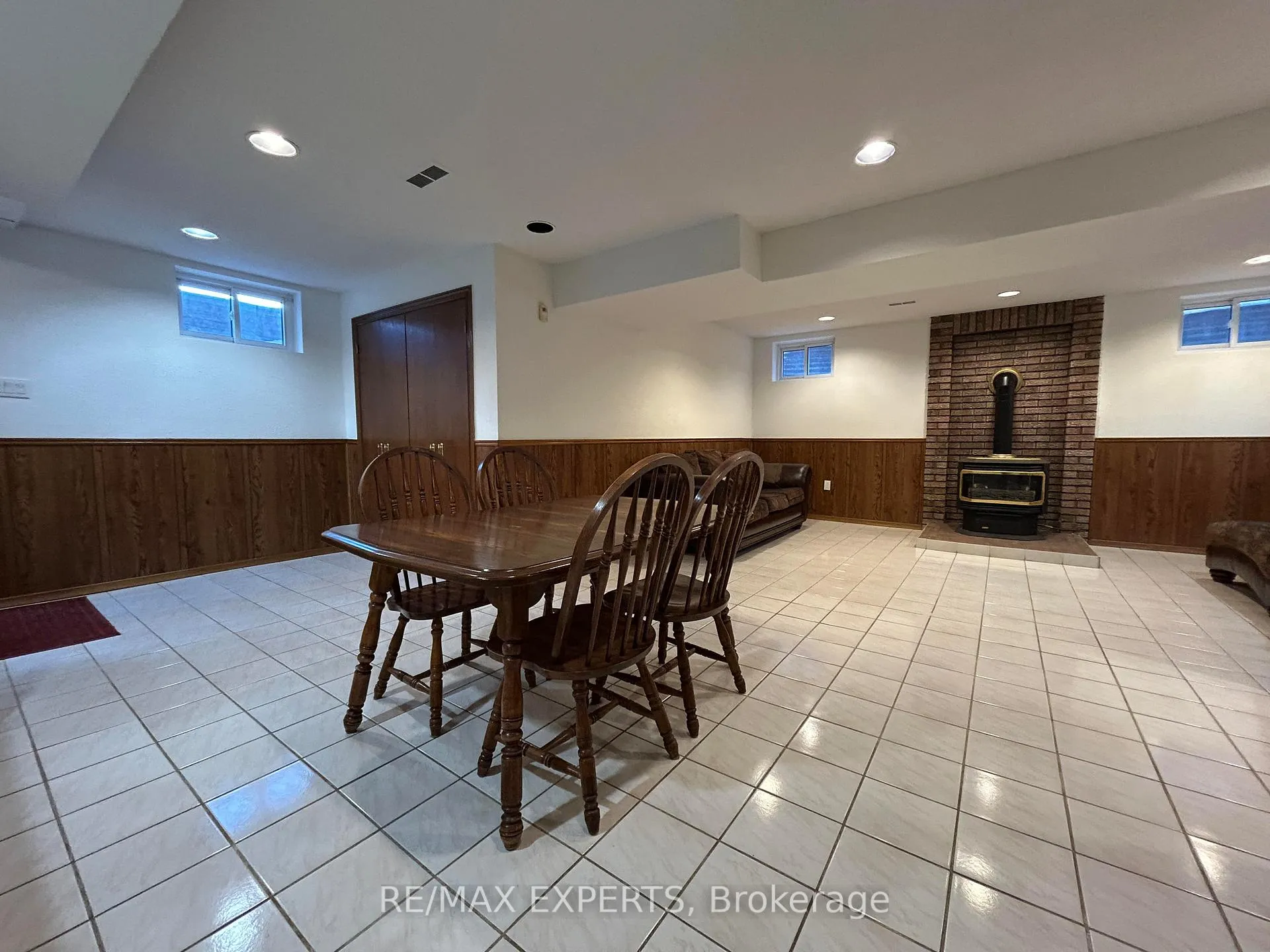 Photo 8 of Unit Lower, 206 Helen Street, Vaughan, East Woodbridge — HOMEH