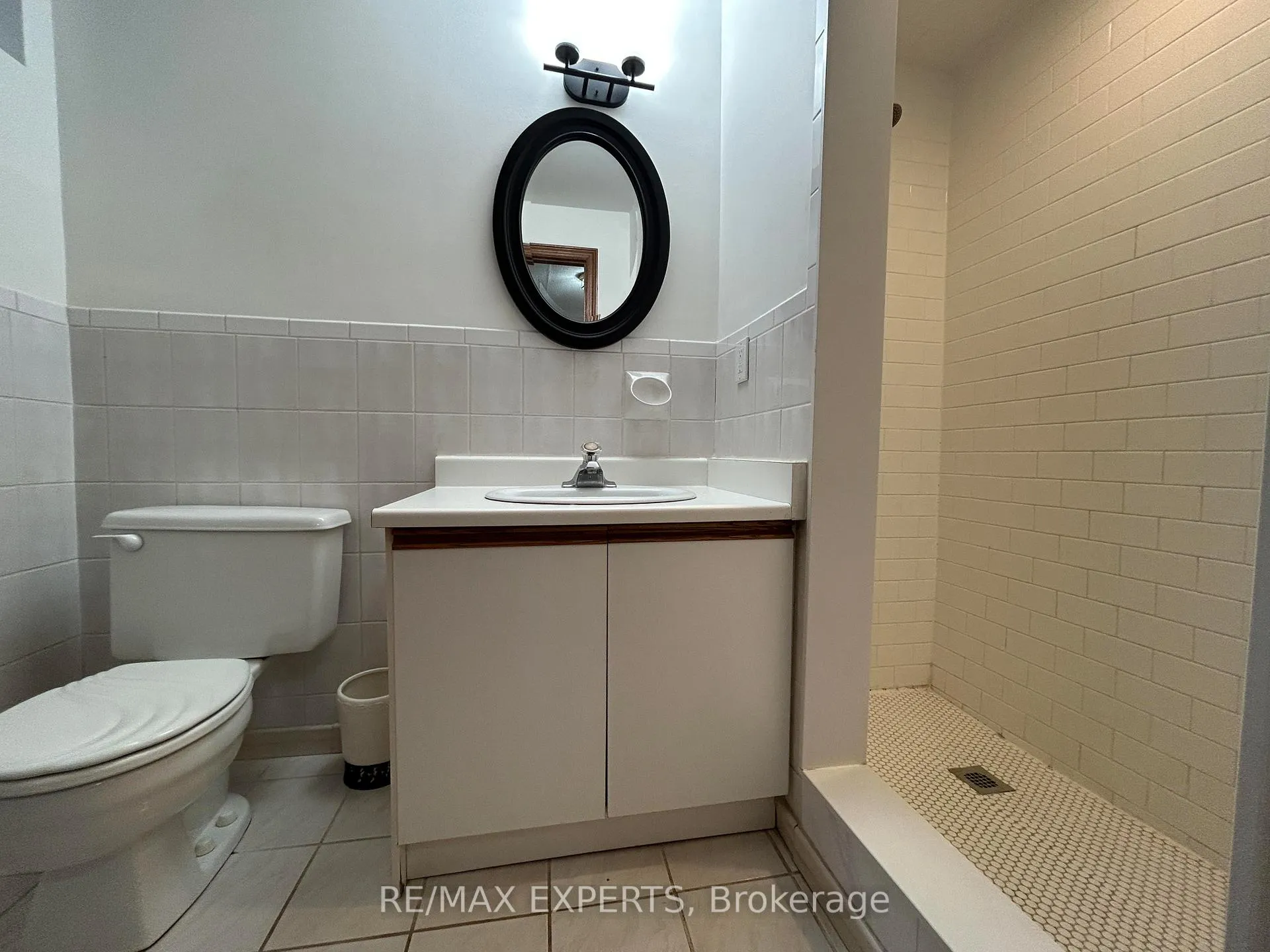Photo 13 of Unit Lower, 206 Helen Street, Vaughan, East Woodbridge — HOMEH