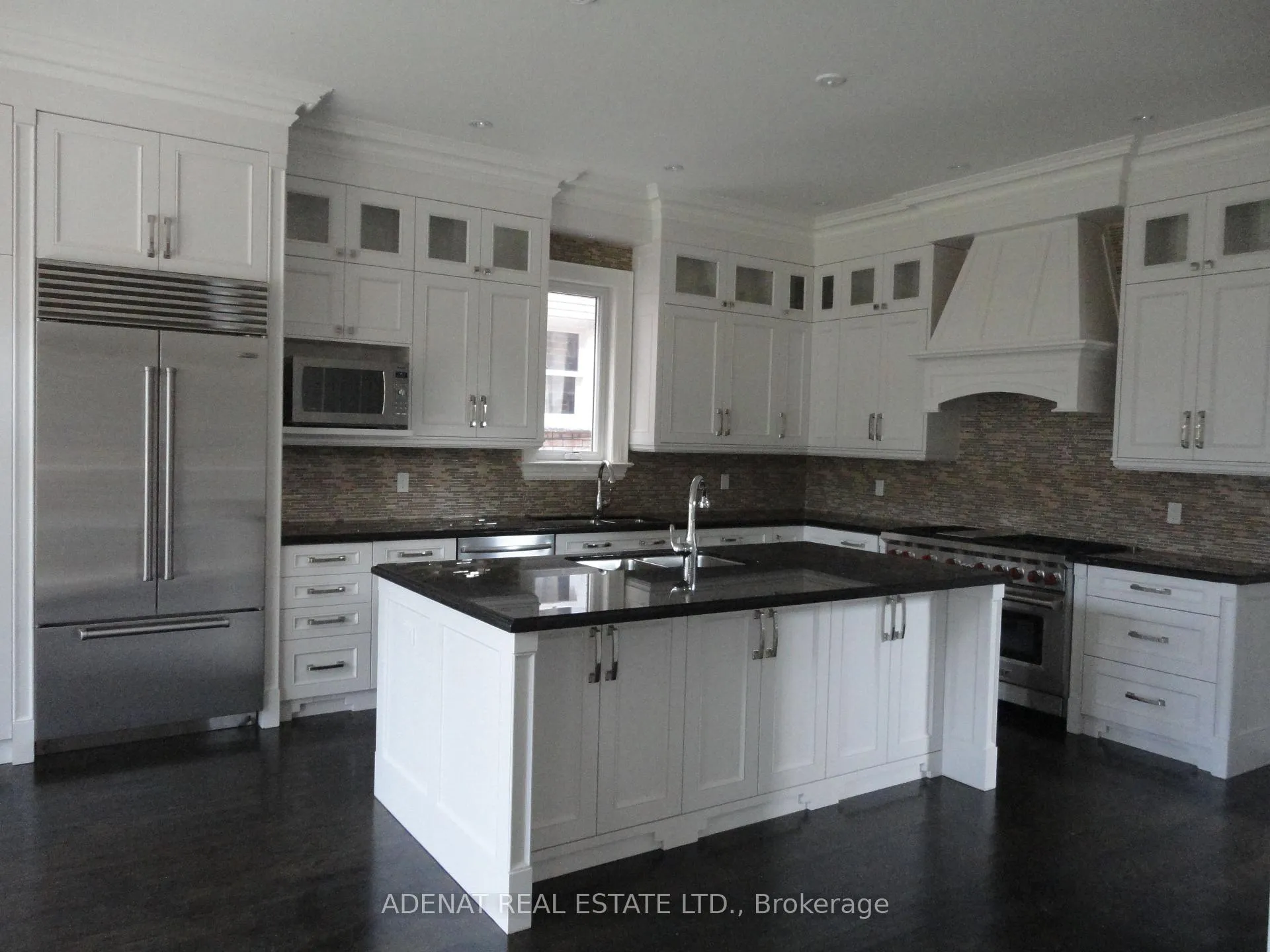 Photo 3 of 622 Coldstrem Avenue N, Toronto, Englemount-Lawrence — HOMEH