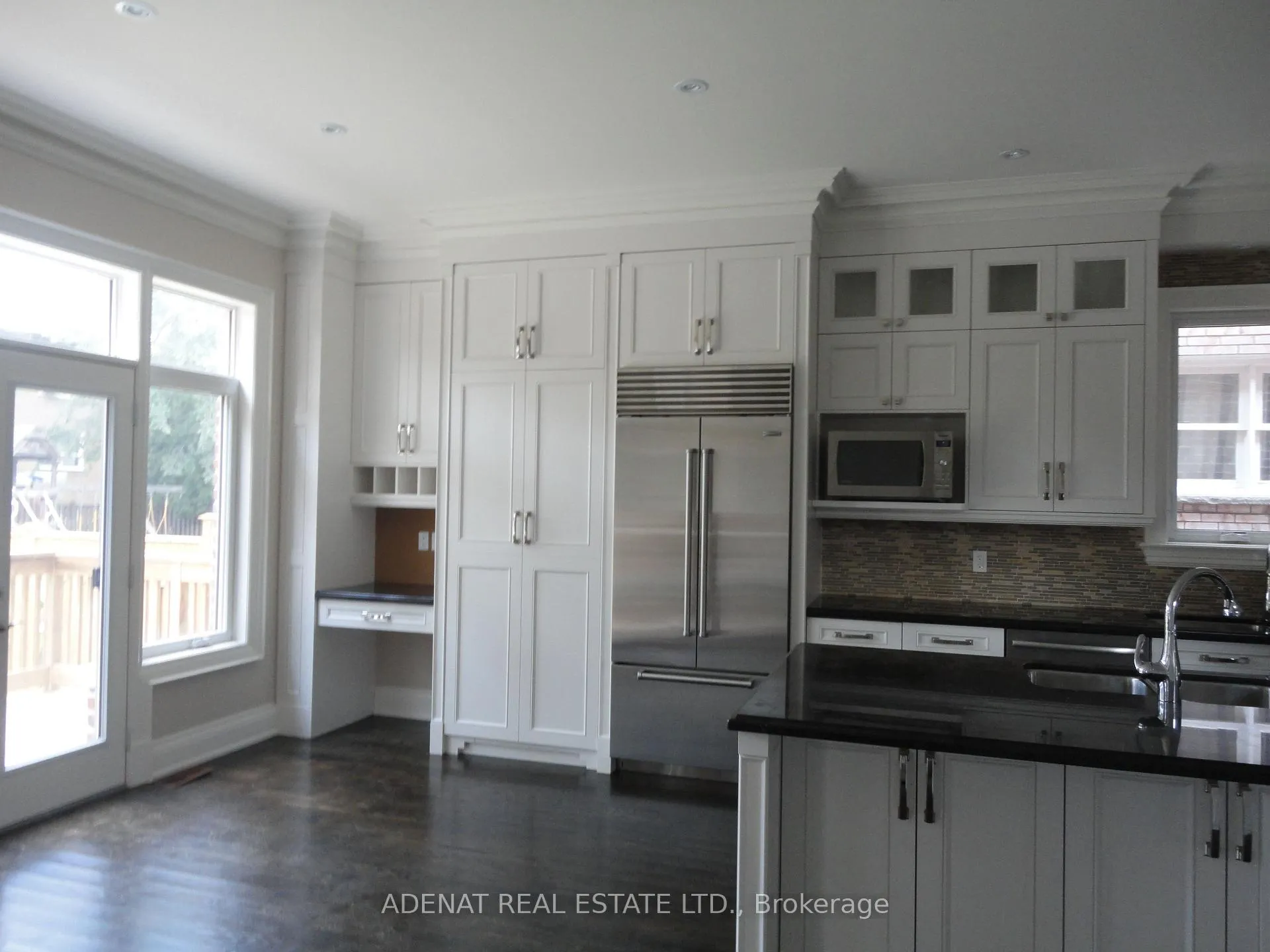 Photo 5 of 622 Coldstrem Avenue N, Toronto, Englemount-Lawrence — HOMEH
