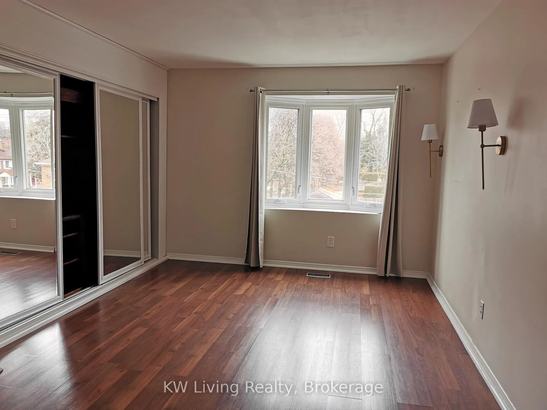 Photo 8 of 583 Roehampton Avenue, Toronto, Mount Pleasant East — HOMEH