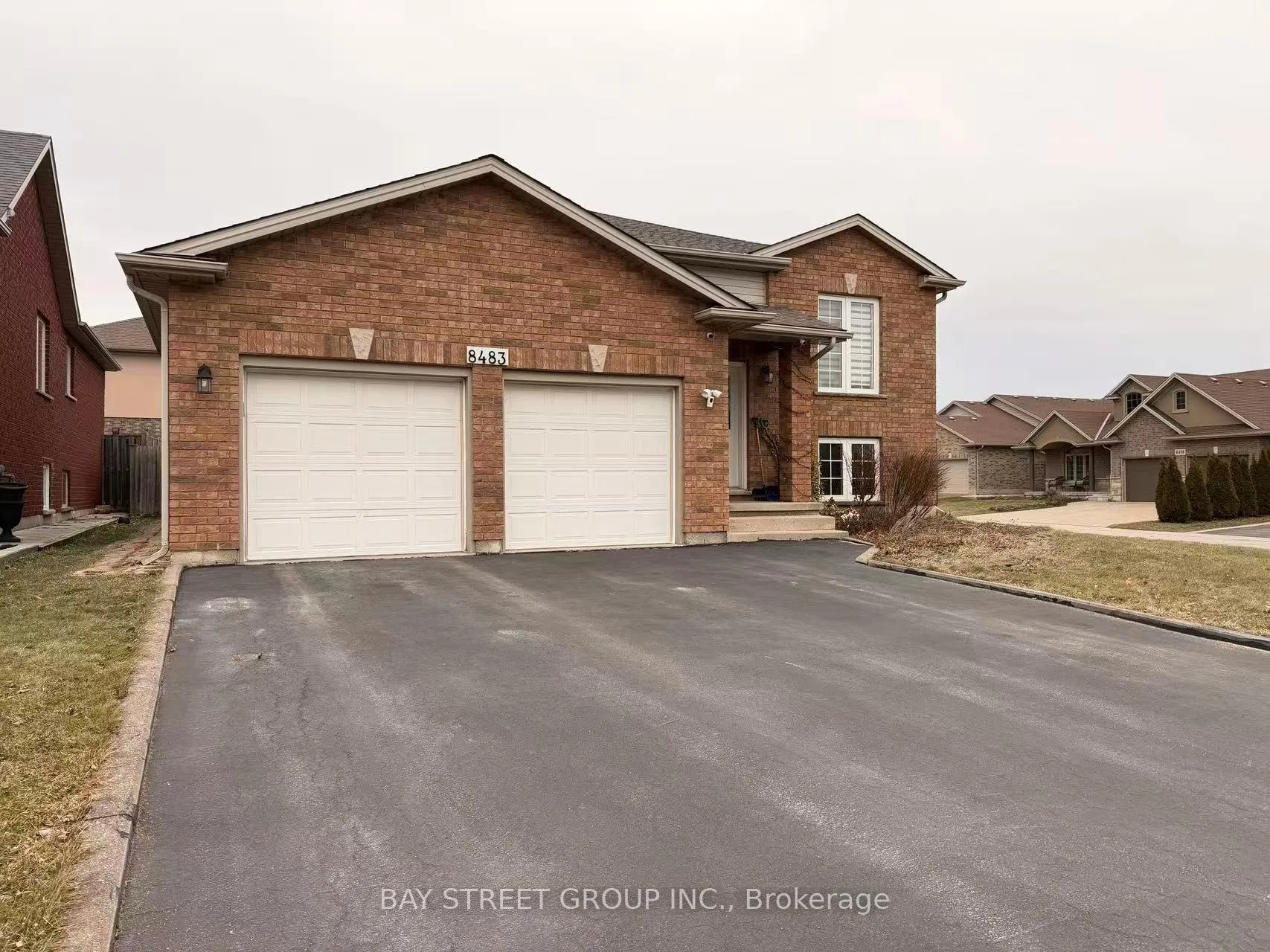Photo 2 of 8483 Glavcic Drive, Niagara Falls, Forestview — HOMEH