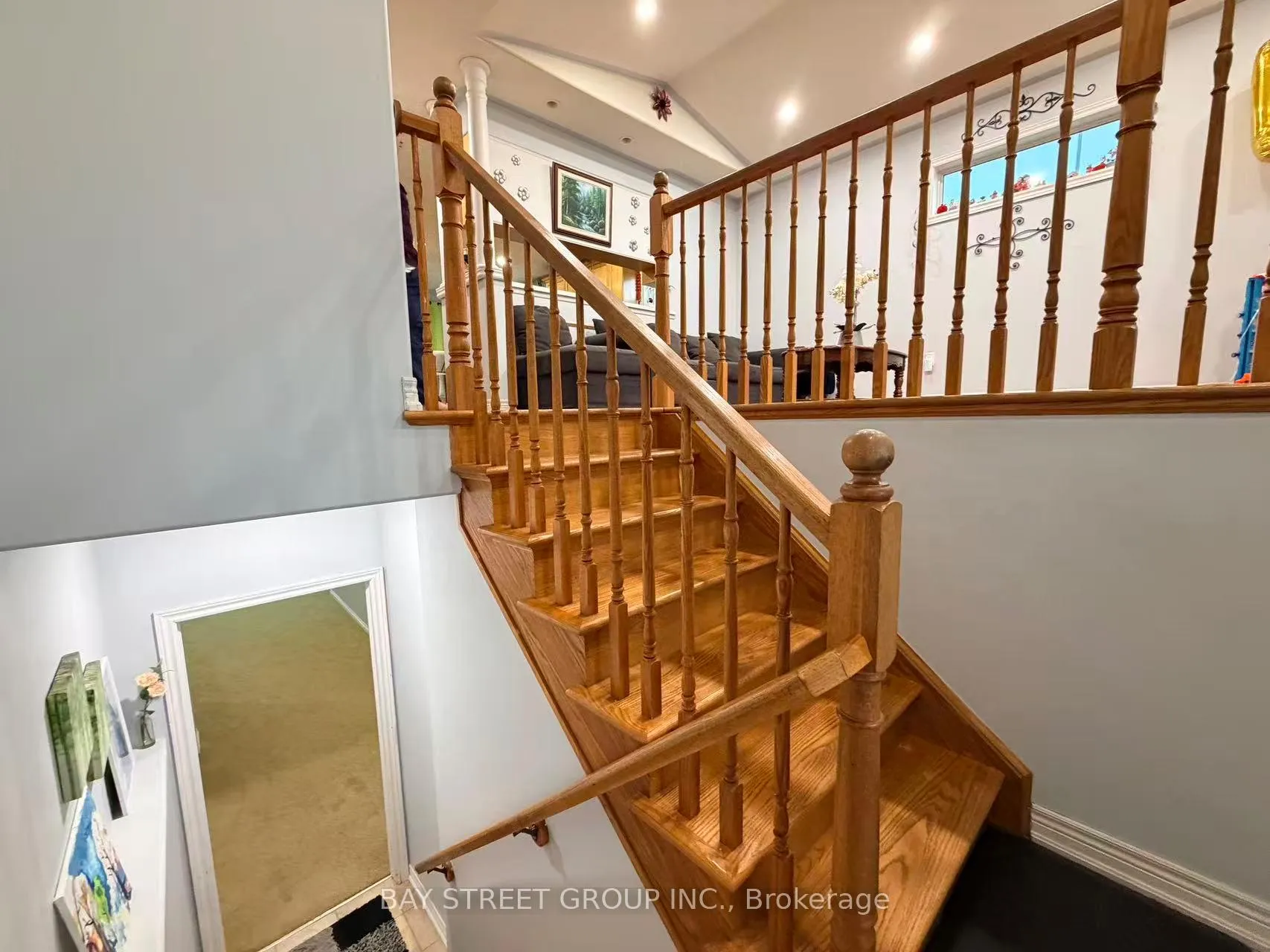 Photo 5 of 8483 Glavcic Drive, Niagara Falls, Forestview — HOMEH