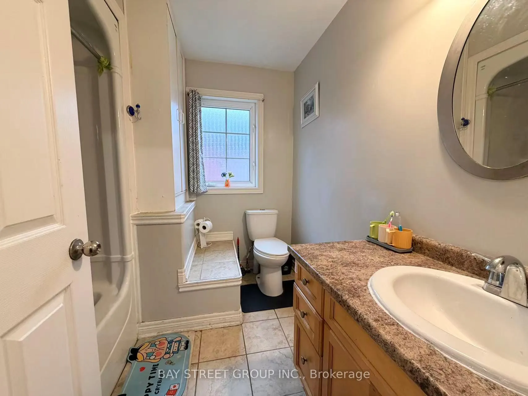 Photo 11 of 8483 Glavcic Drive, Niagara Falls, Forestview — HOMEH