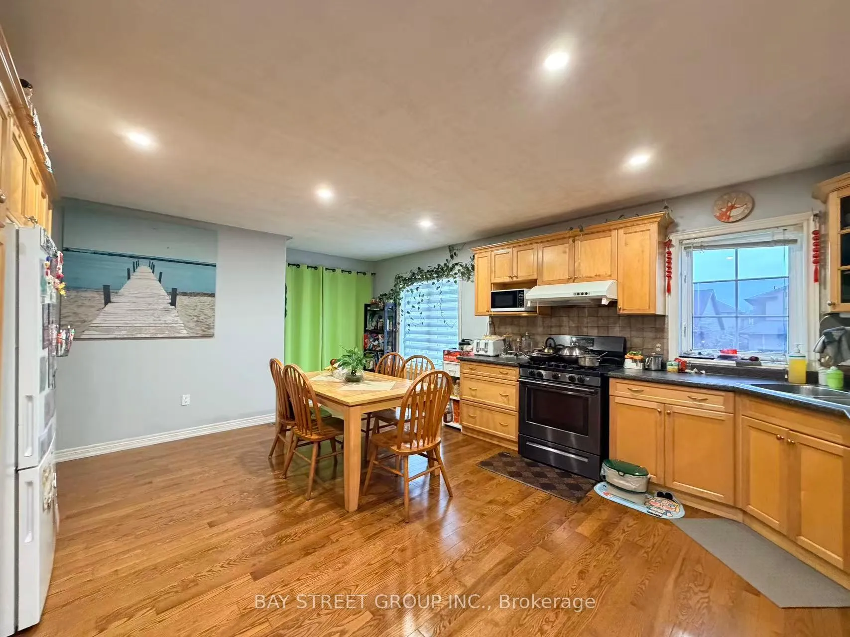 Photo 17 of 8483 Glavcic Drive, Niagara Falls, Forestview — HOMEH