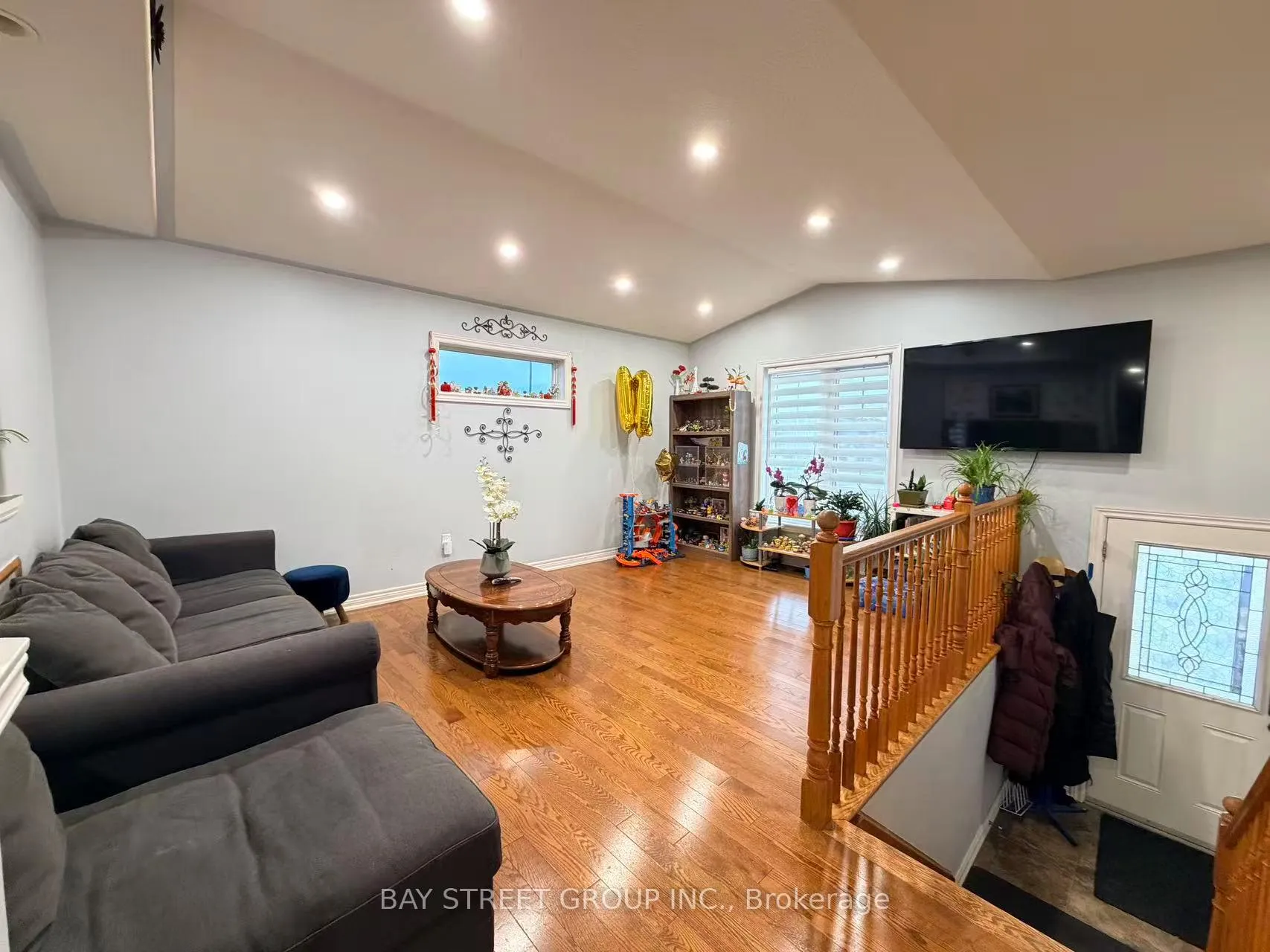 Photo 18 of 8483 Glavcic Drive, Niagara Falls, Forestview — HOMEH