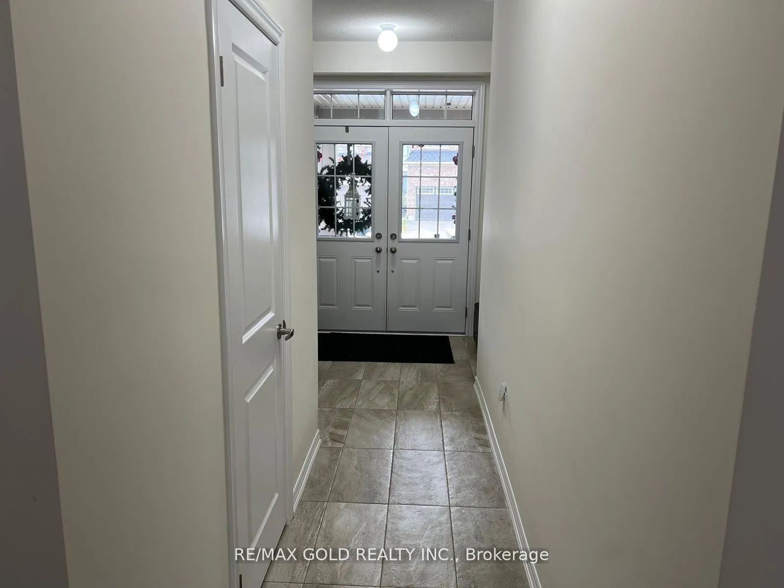 Photo 2 of 31 Tamworth Terrace, Barrie, Rural Barrie Southeast — HOMEH