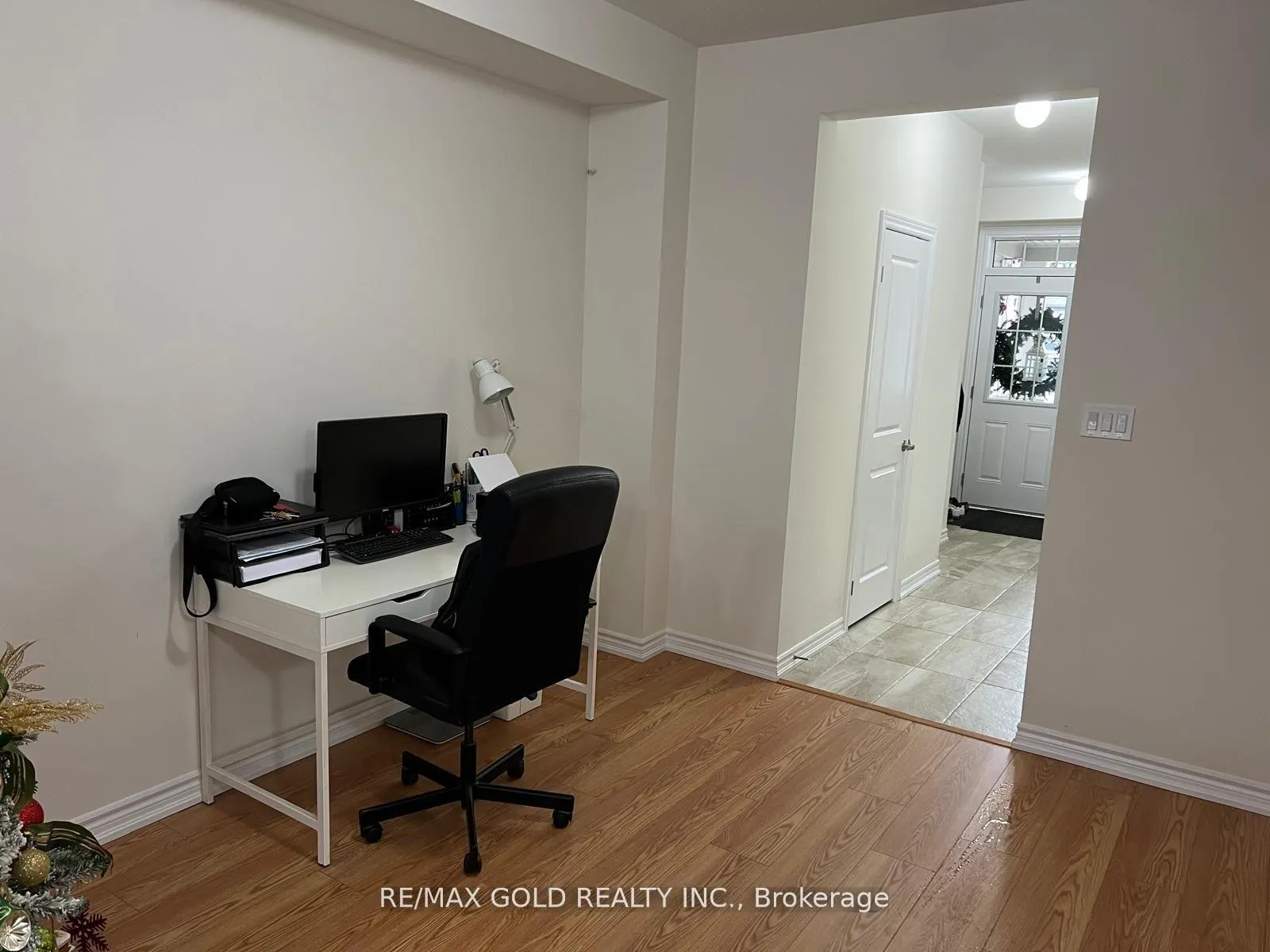 Photo 4 of 31 Tamworth Terrace, Barrie, Rural Barrie Southeast — HOMEH