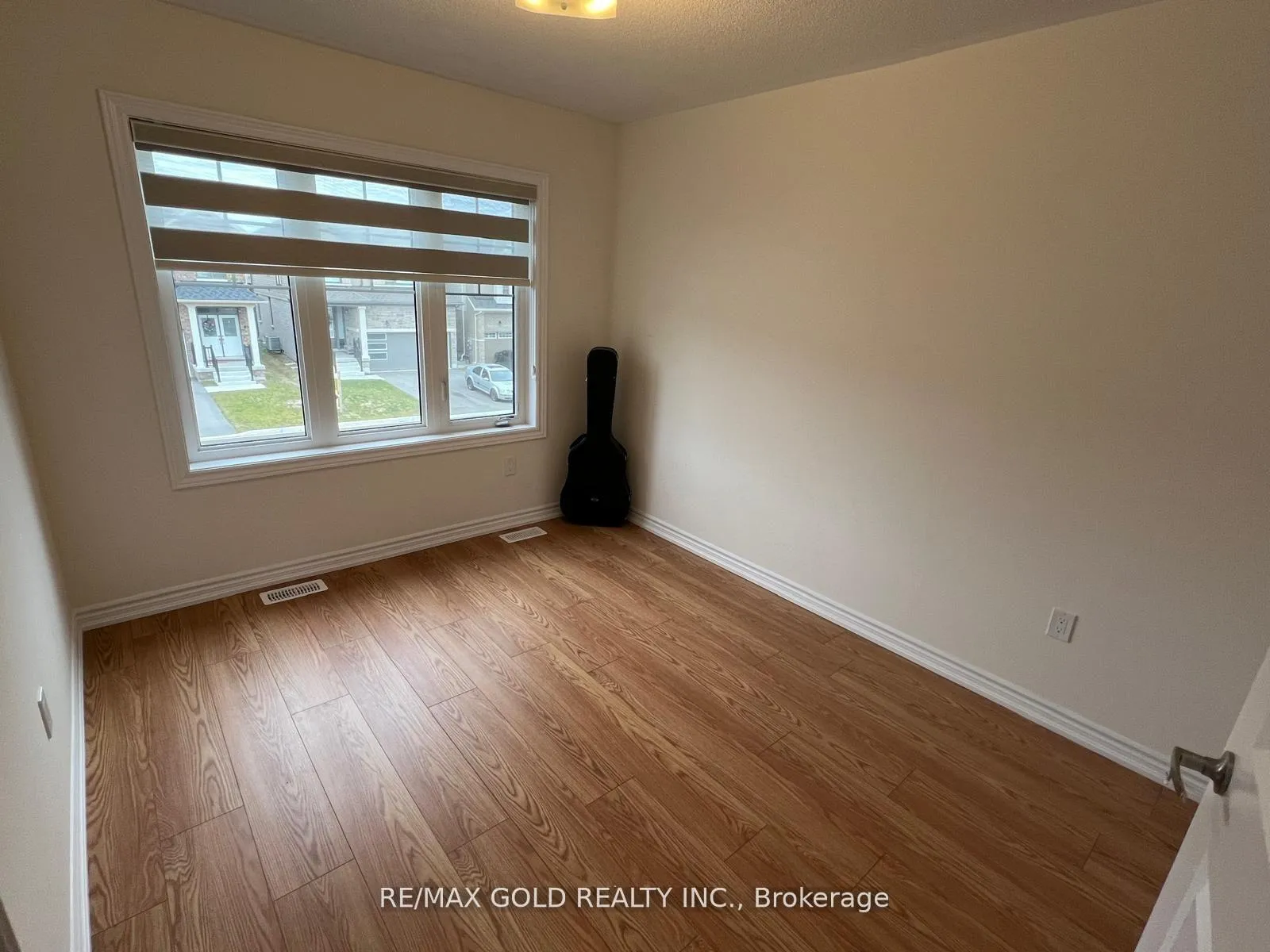 Photo 17 of 31 Tamworth Terrace, Barrie, Rural Barrie Southeast — HOMEH