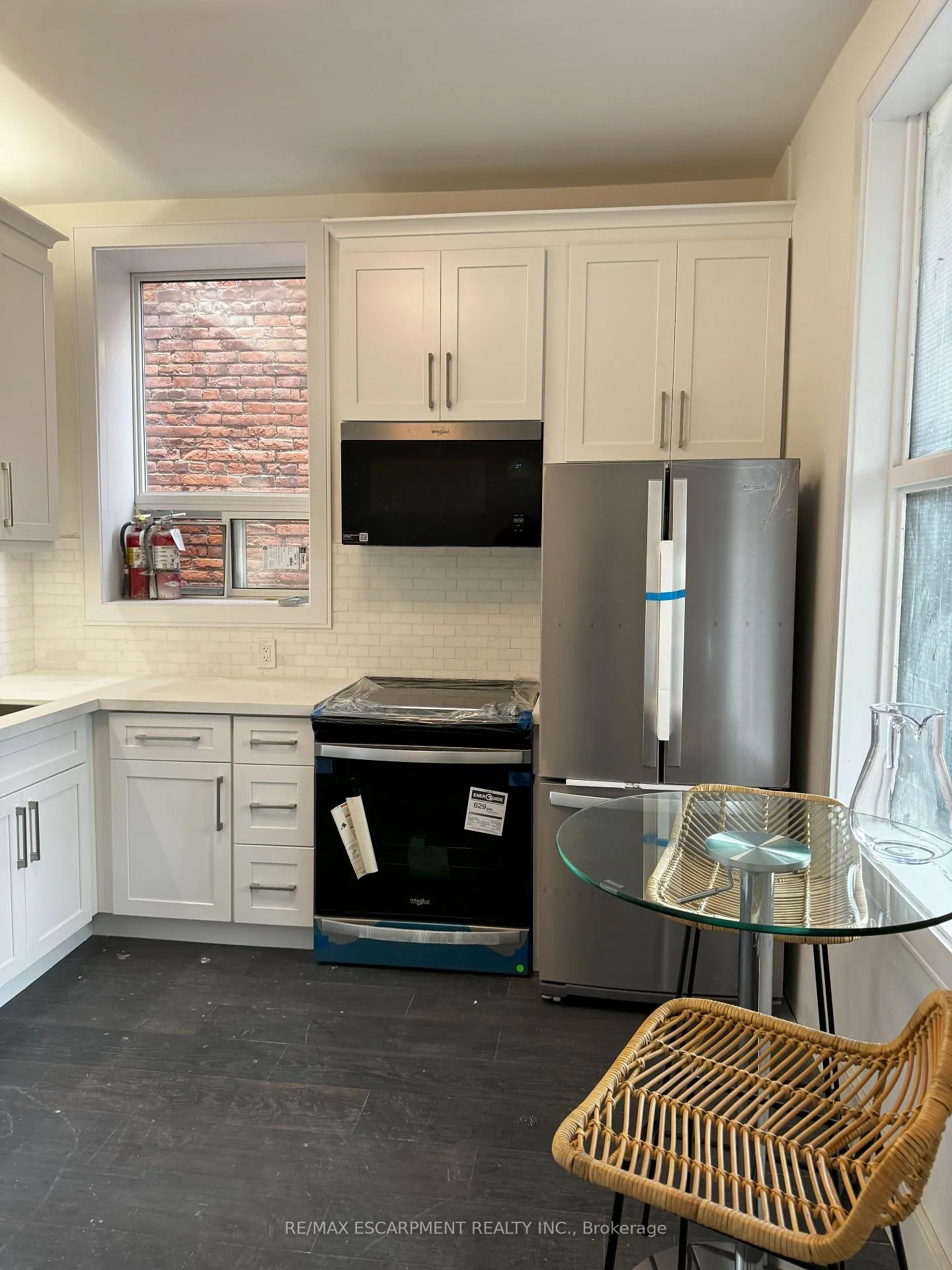 Photo 5 of Unit 7, 307 1/2 Barton Street E, Hamilton, Landsdale — HOMEH