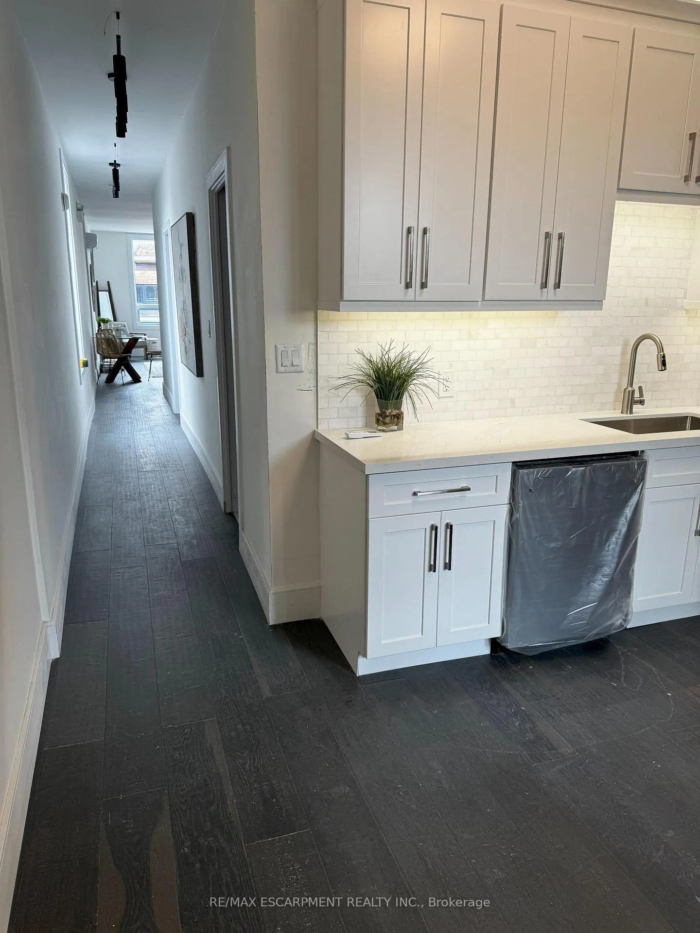 Photo 6 of Unit 7, 307 1/2 Barton Street E, Hamilton, Landsdale — HOMEH