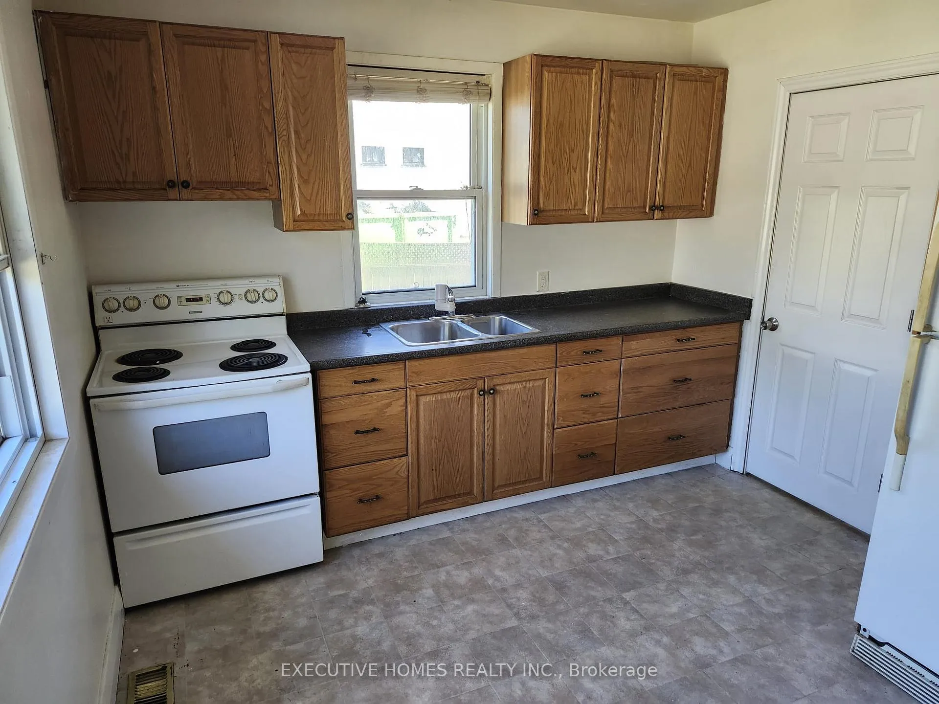 Photo 6 of 25-B Amos Avenue, Waterloo — HOMEH