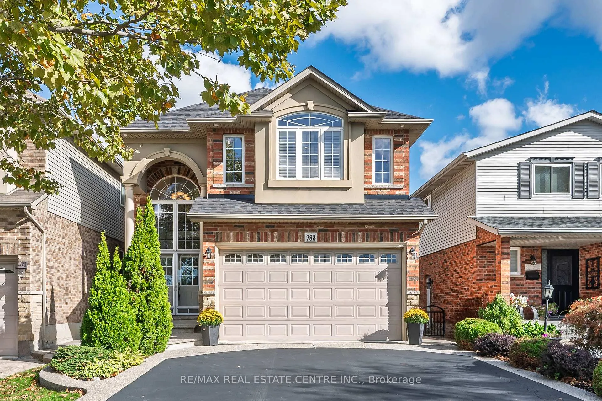 Photo 1 of 733 Stone Church Road E, Hamilton, Randall — HOMEH