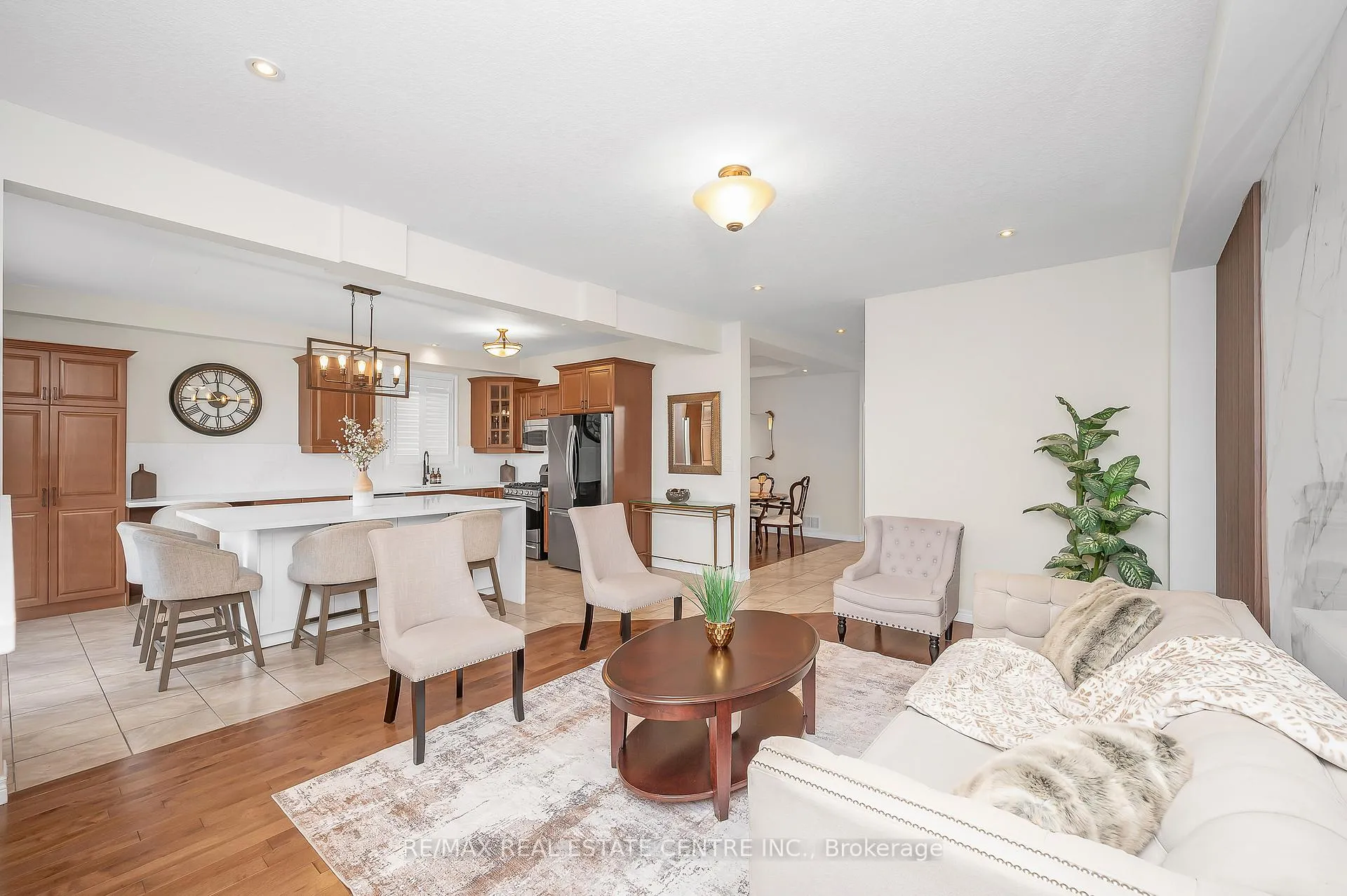 Photo 12 of 733 Stone Church Road E, Hamilton, Randall — HOMEH