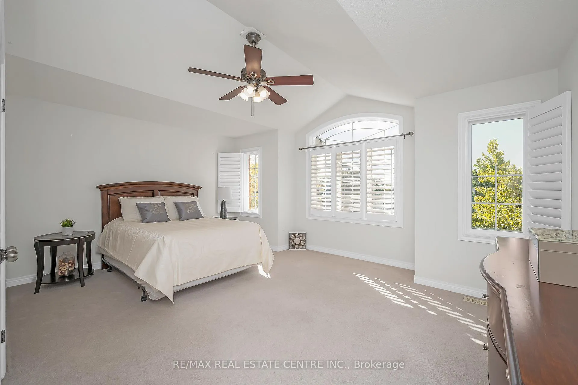 Photo 16 of 733 Stone Church Road E, Hamilton, Randall — HOMEH