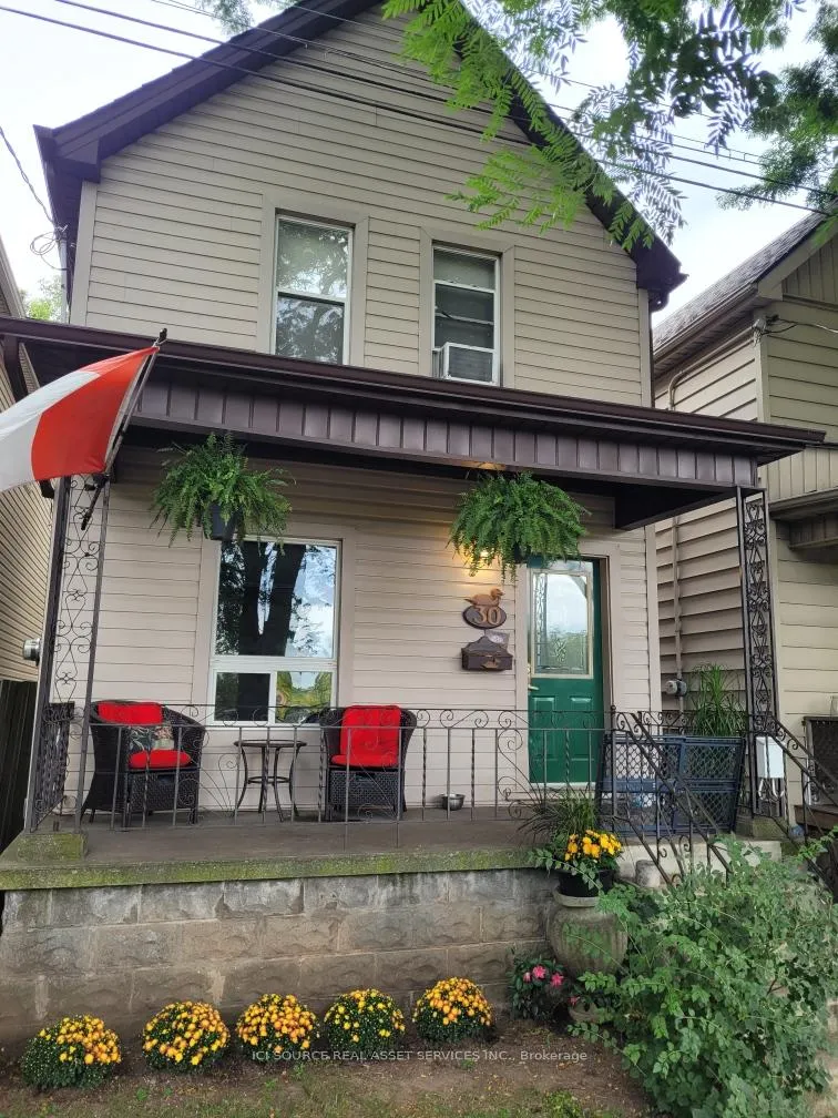Front of 30 Mars Avenue