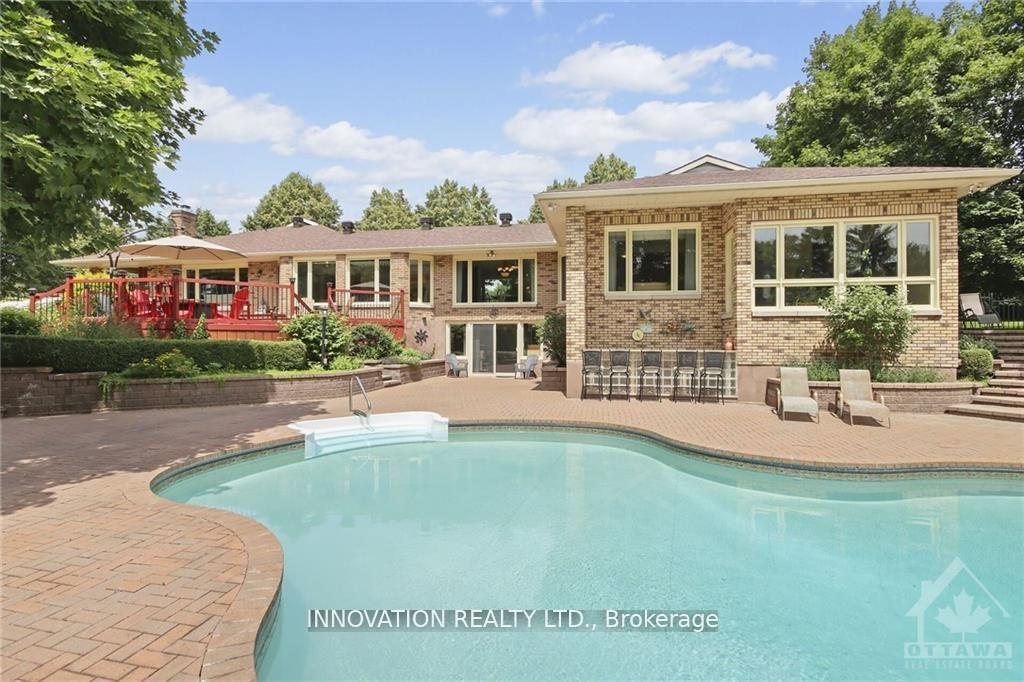Photo 2 of 105 Locharron Crescent, Ottawa, Huntley Ward (South East) — HOMEH