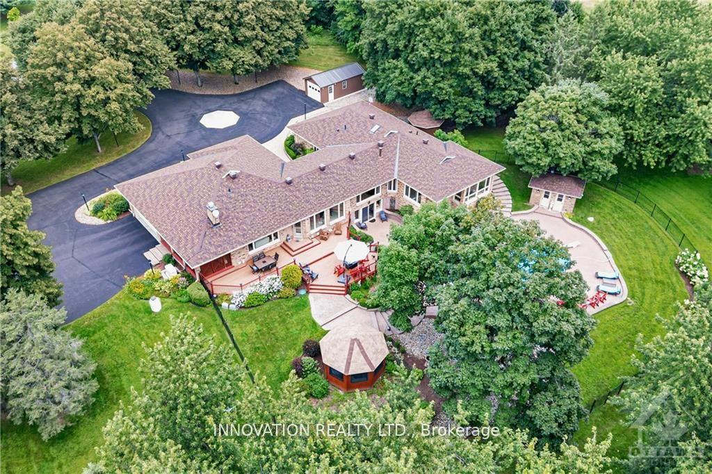 Photo 3 of 105 Locharron Crescent, Ottawa, Huntley Ward (South East) — HOMEH