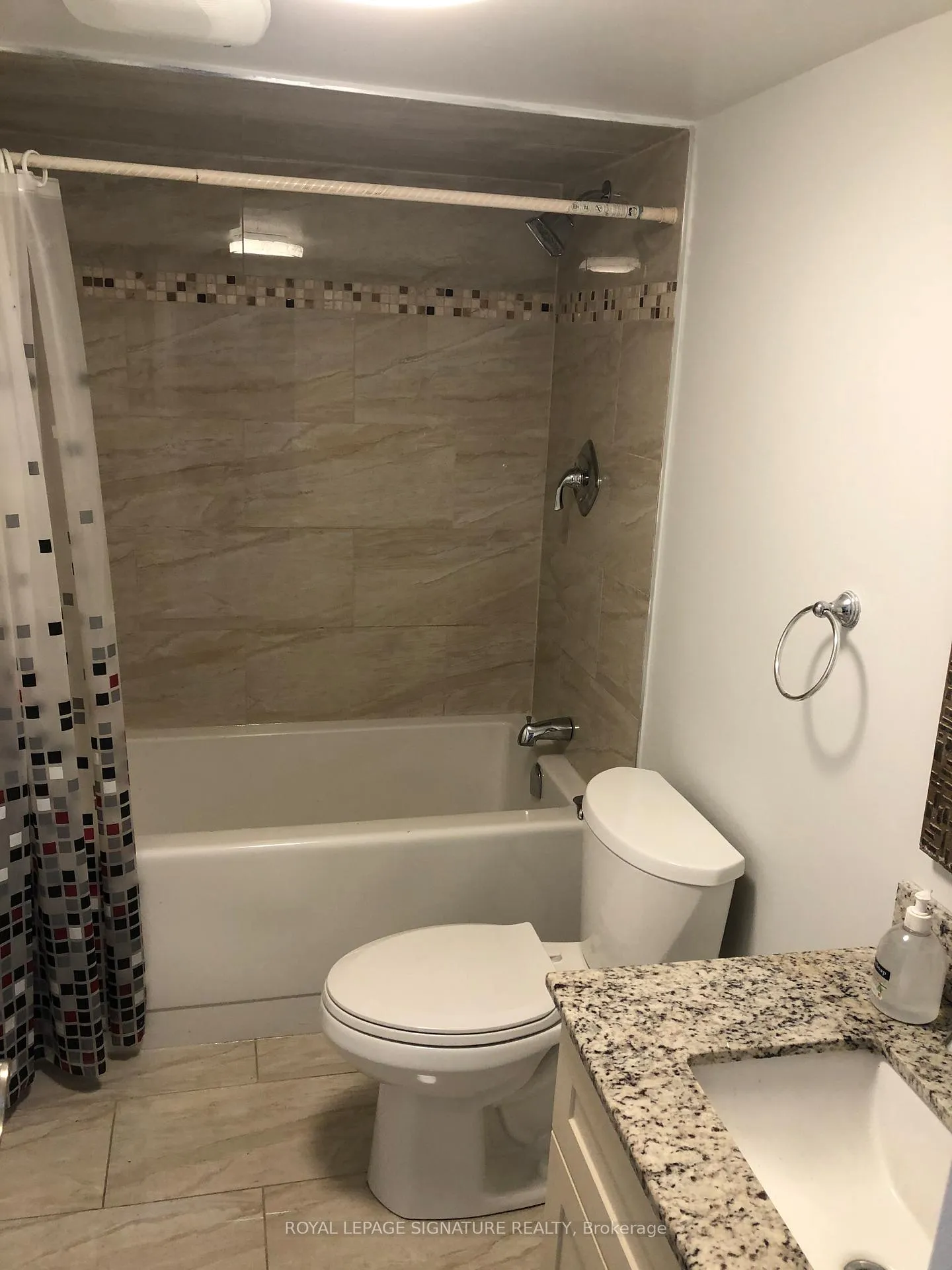 Photo 10 of 22 George Street, Ajax, Central — HOMEH