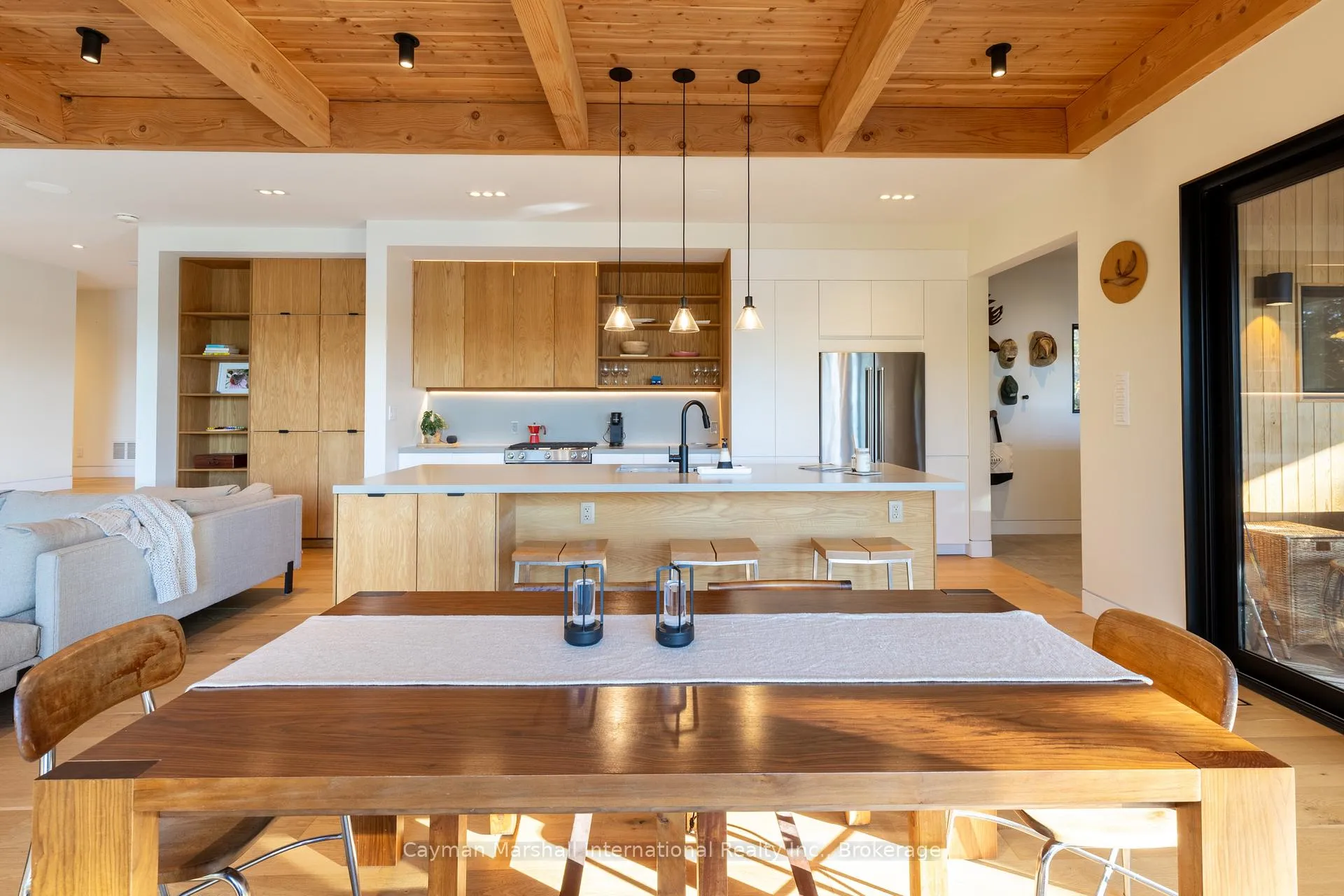 Photo 6 of 1054 Thomas Road, Gravenhurst, Ryde — HOMEH