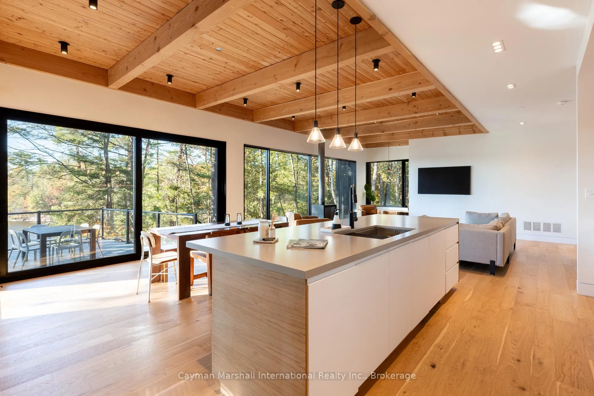 Photo 9 of 1054 Thomas Road, Gravenhurst, Ryde — HOMEH