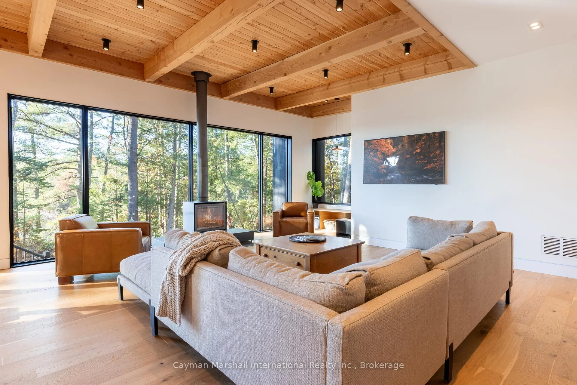 Photo 10 of 1054 Thomas Road, Gravenhurst, Ryde — HOMEH