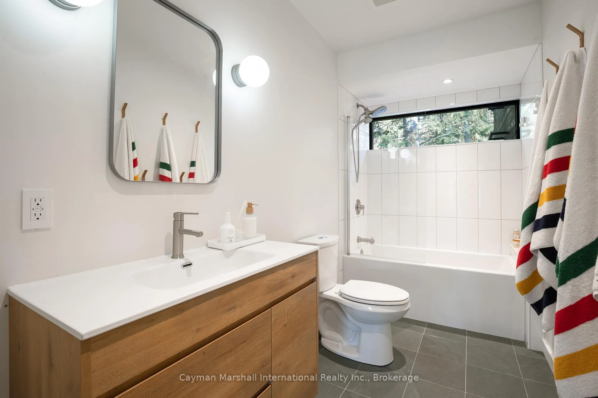 Photo 17 of 1054 Thomas Road, Gravenhurst, Ryde — HOMEH