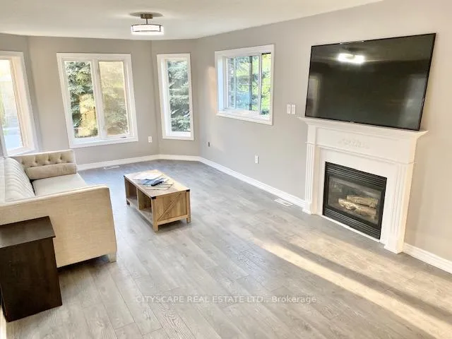 Photo 11 of 169 Cumming Drive, Barrie, Ardagh — HOMEH
