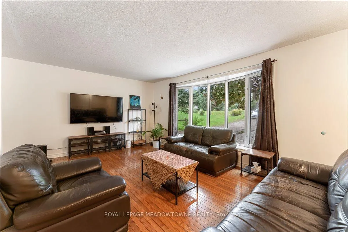 Photo 4 of 1263 Highway 5 W, Hamilton, Rural Flamborough — HOMEH