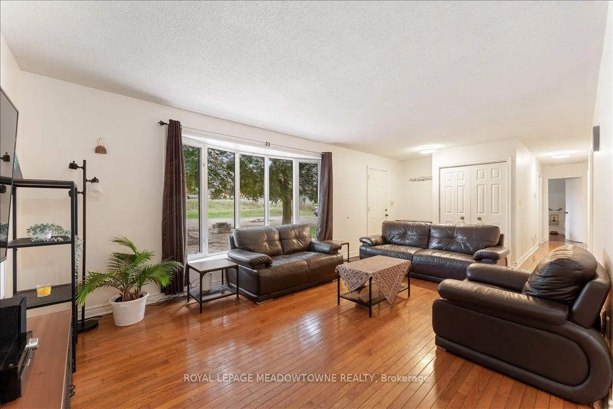Photo 6 of 1263 Highway 5 W, Hamilton, Rural Flamborough — HOMEH