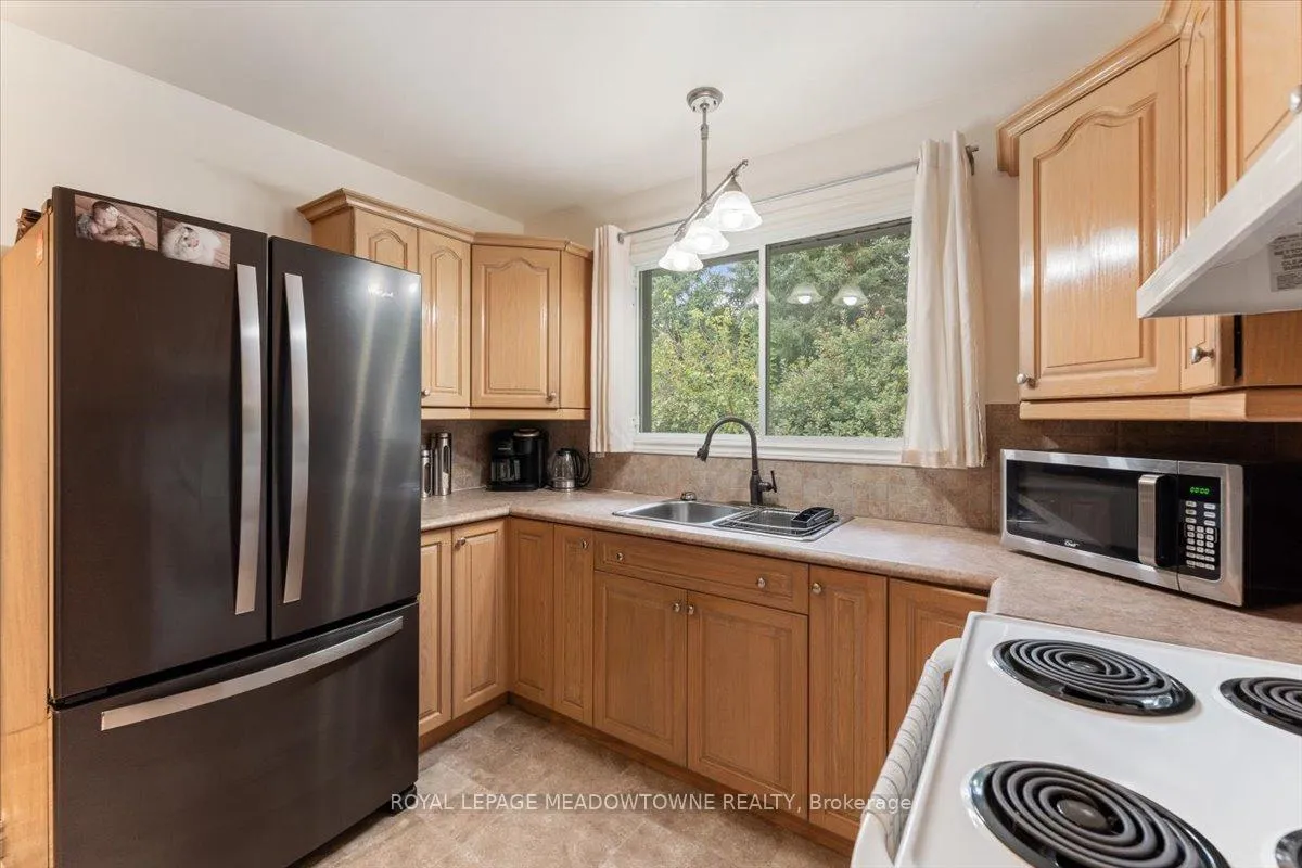 Photo 9 of 1263 Highway 5 W, Hamilton, Rural Flamborough — HOMEH