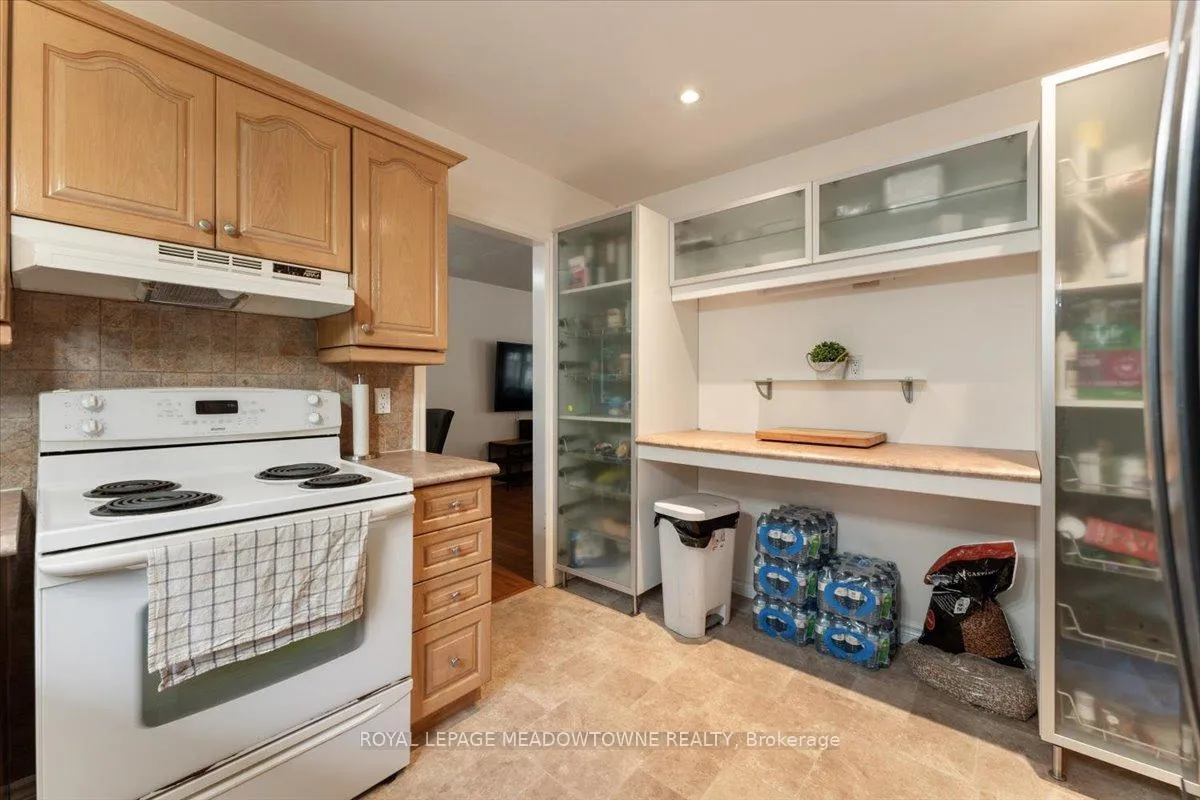 Photo 10 of 1263 Highway 5 W, Hamilton, Rural Flamborough — HOMEH