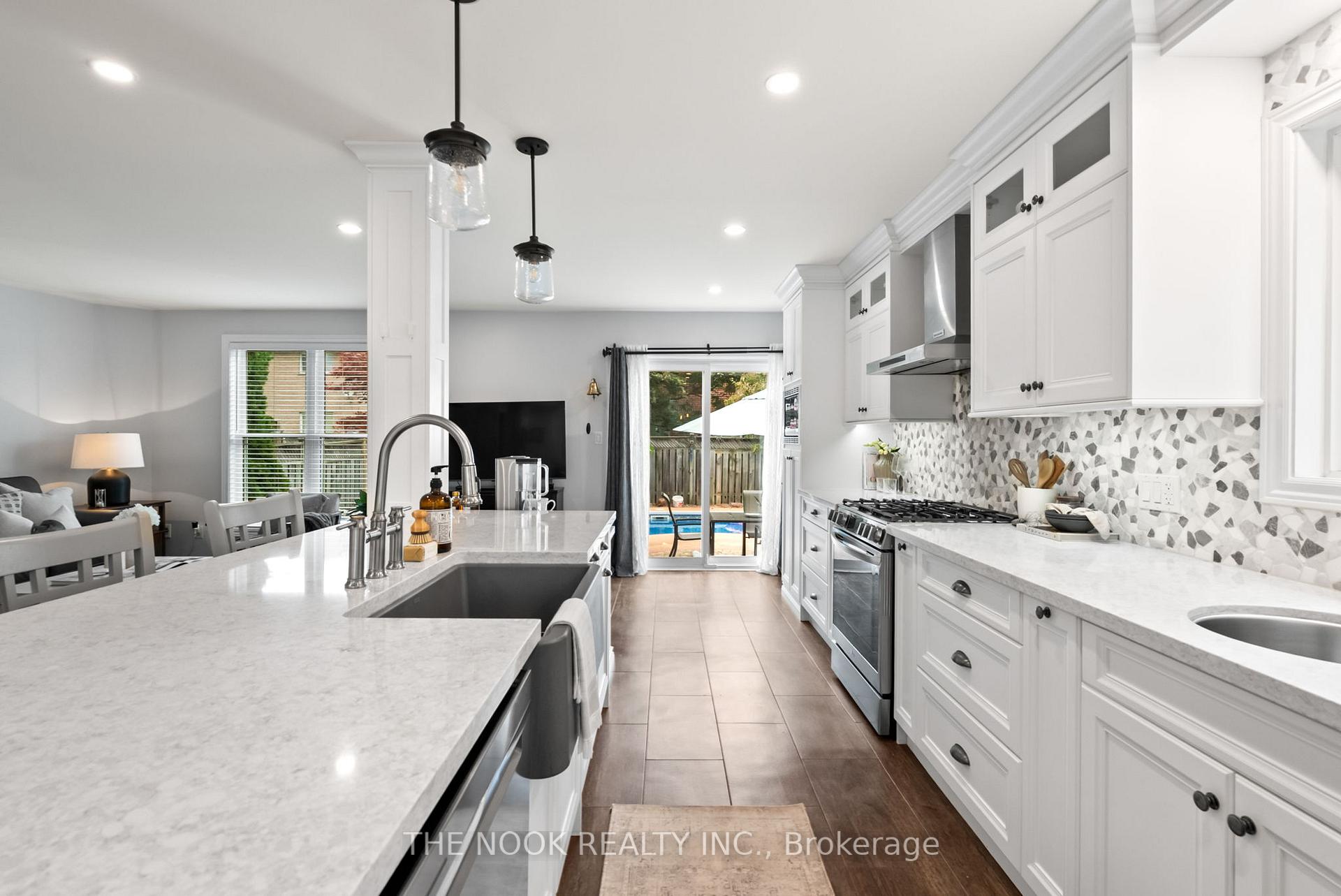 Photo 11 of 111 Avondale Drive, Clarington, Courtice — HOMEH