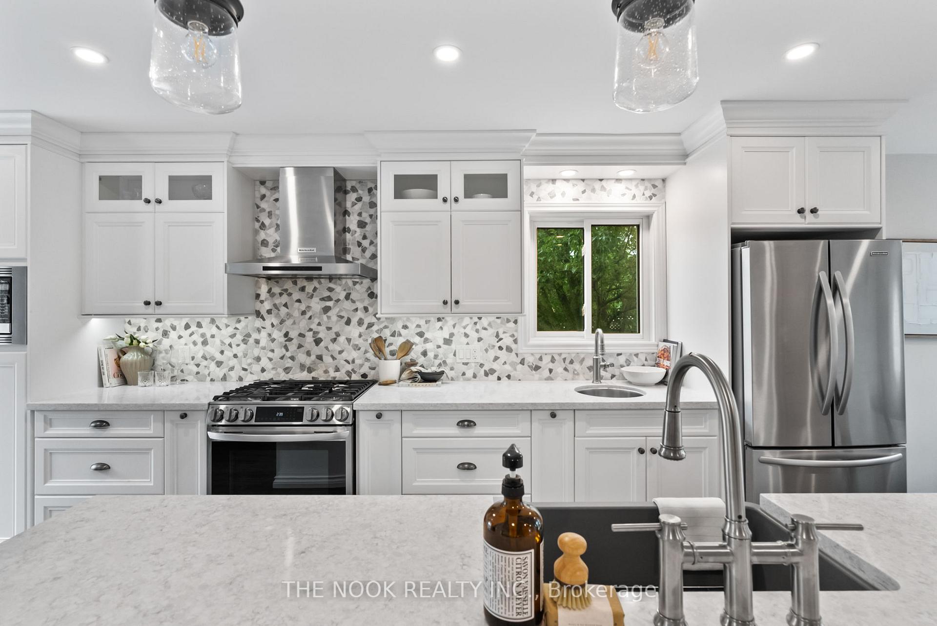 Photo 13 of 111 Avondale Drive, Clarington, Courtice — HOMEH