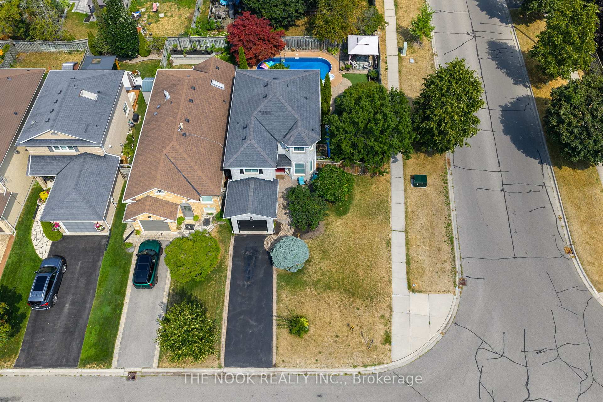 Photo 46 of 111 Avondale Drive, Clarington, Courtice — HOMEH