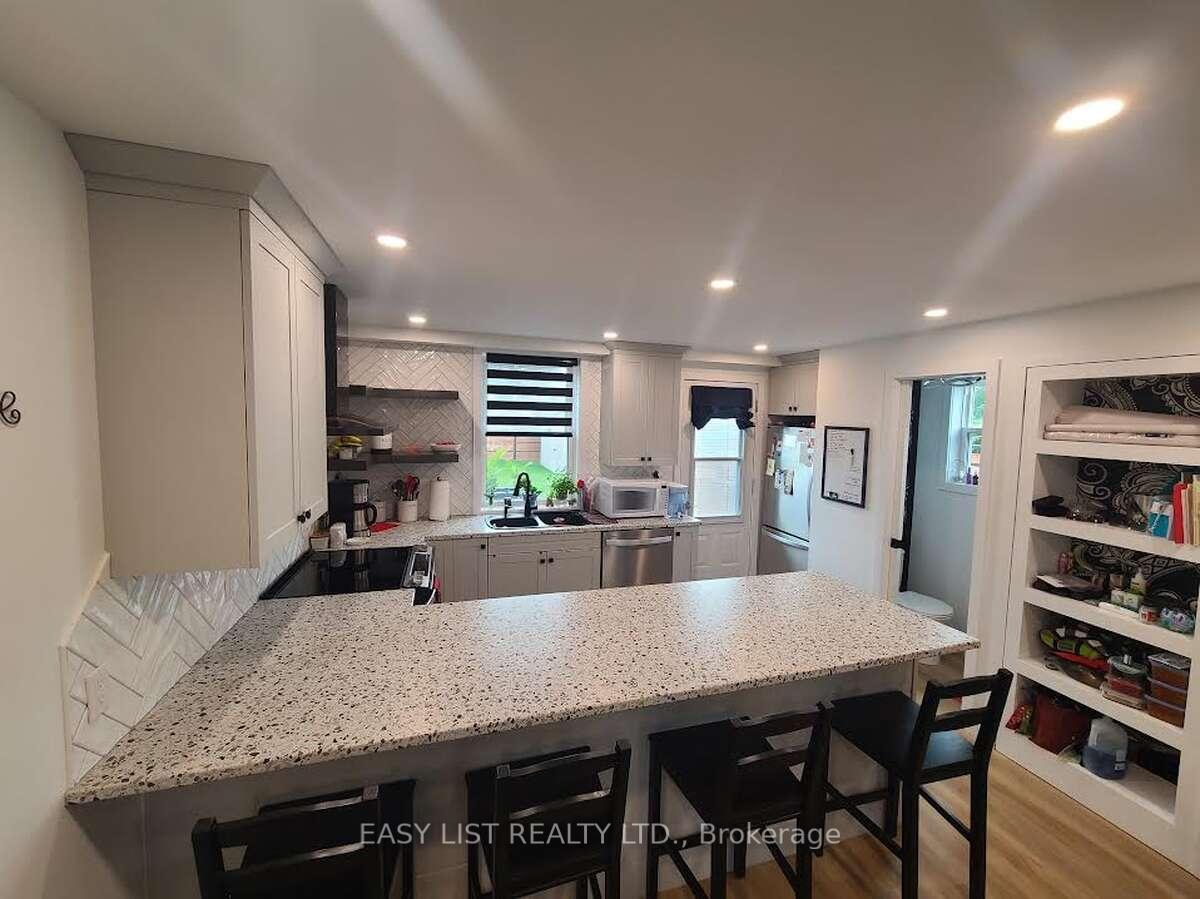 Photo 11 of 1311 Cumberland Street, Cornwall — HOMEH