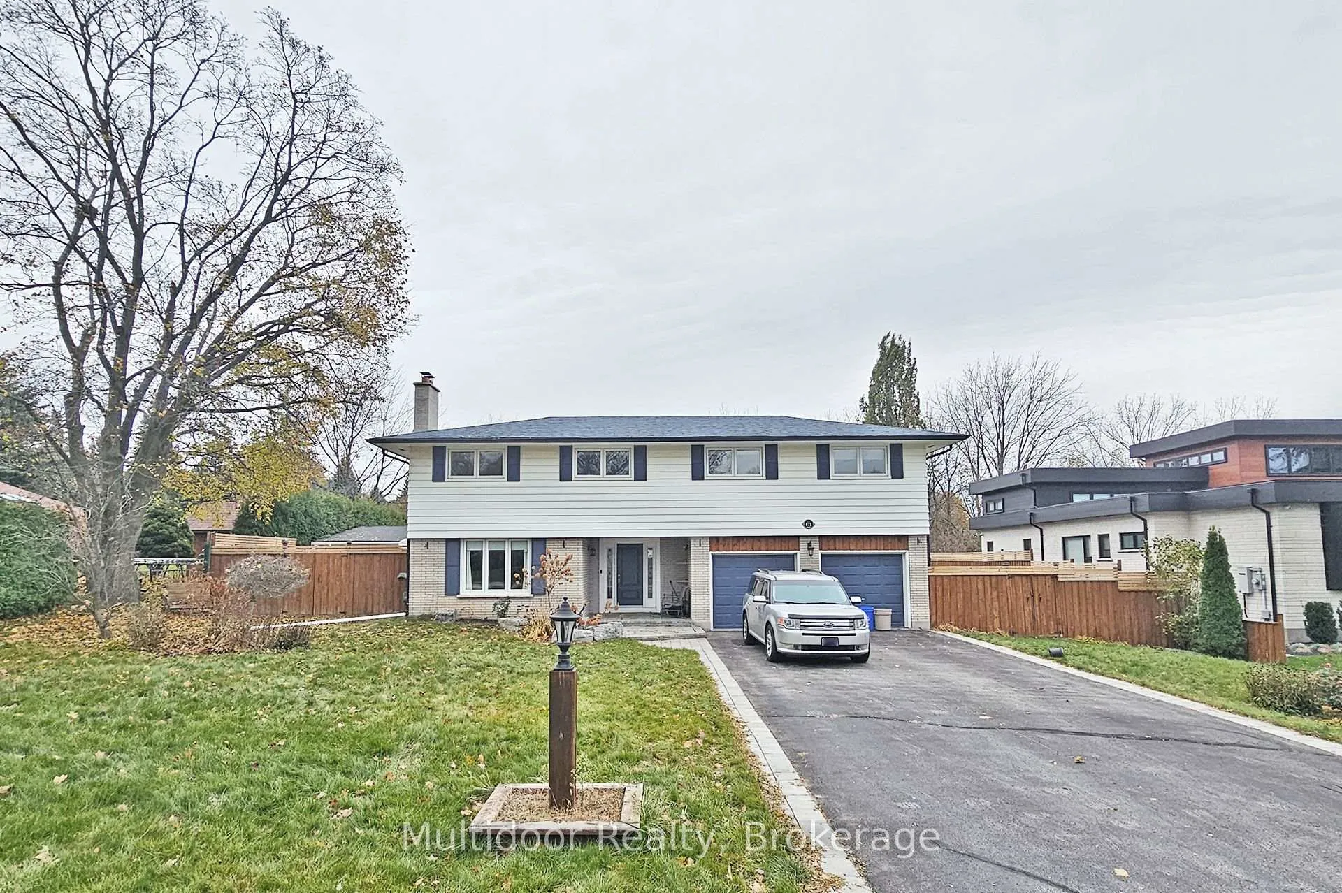 Photo 1 of 871 Swiss Heights, Oshawa, Pinecrest — HOMEH