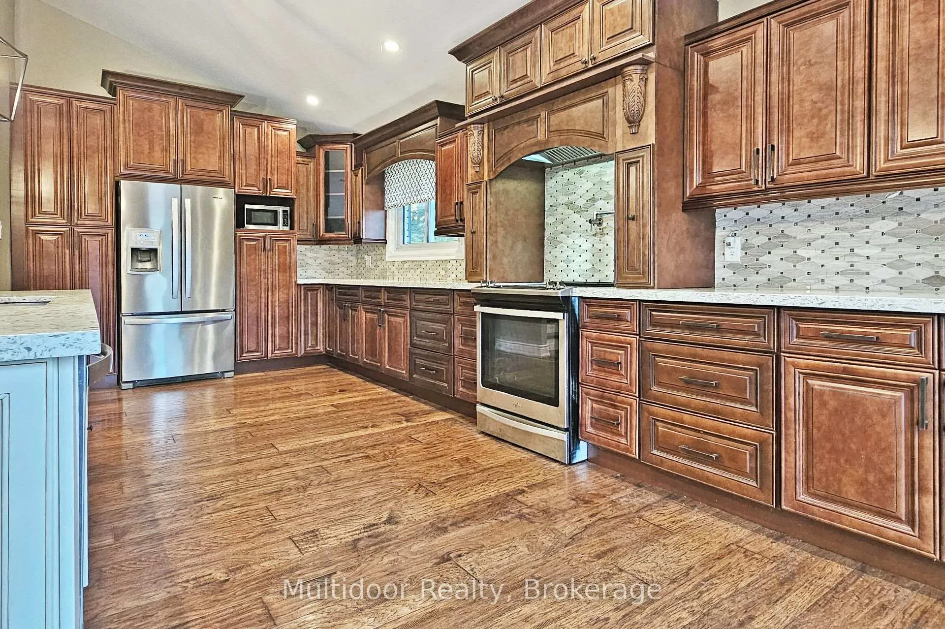 Photo 5 of 871 Swiss Heights, Oshawa, Pinecrest — HOMEH