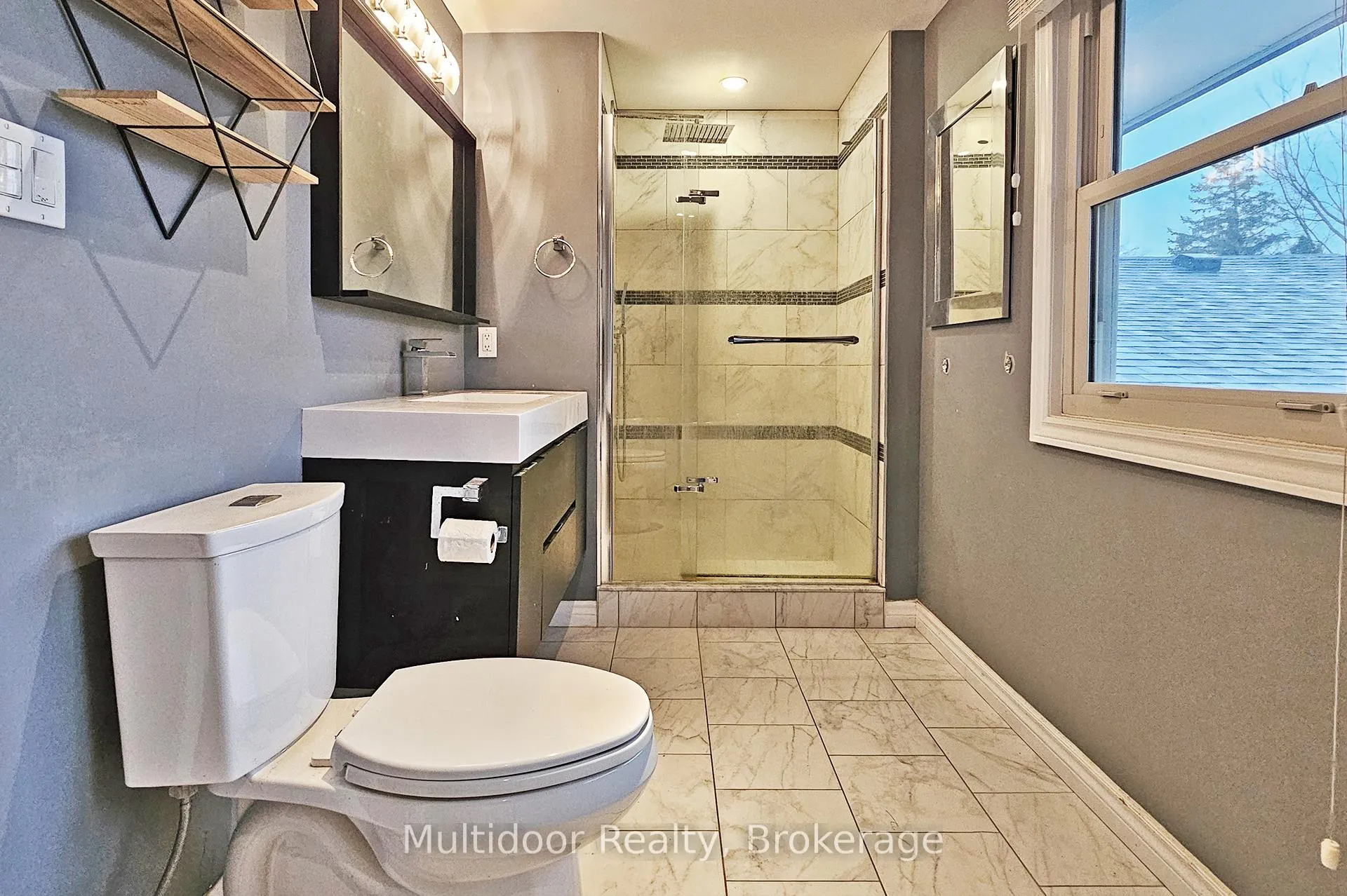 Photo 13 of 871 Swiss Heights, Oshawa, Pinecrest — HOMEH