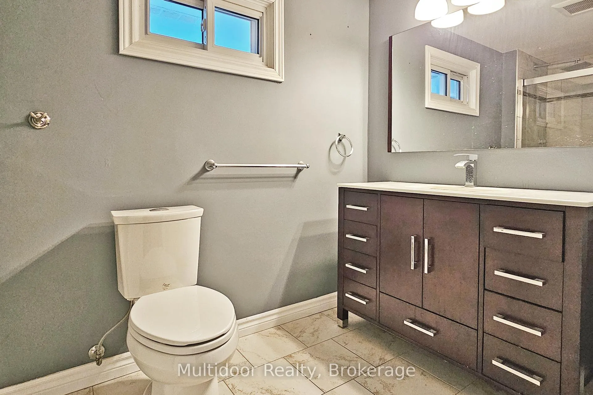 Photo 19 of 871 Swiss Heights, Oshawa, Pinecrest — HOMEH