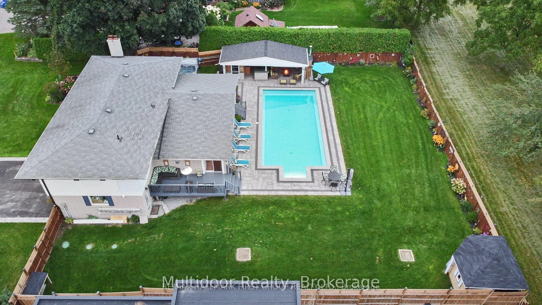 Photo 27 of 871 Swiss Heights, Oshawa, Pinecrest — HOMEH