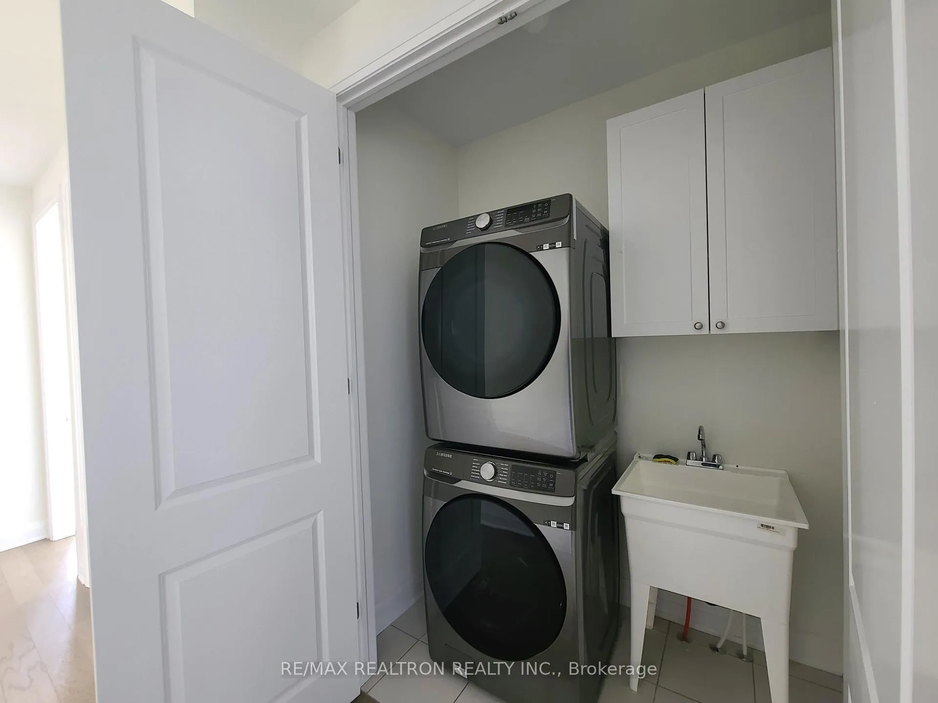 Photo 17 of 3246 Chimney Swift Crescent, Pickering, Rural Pickering — HOMEH