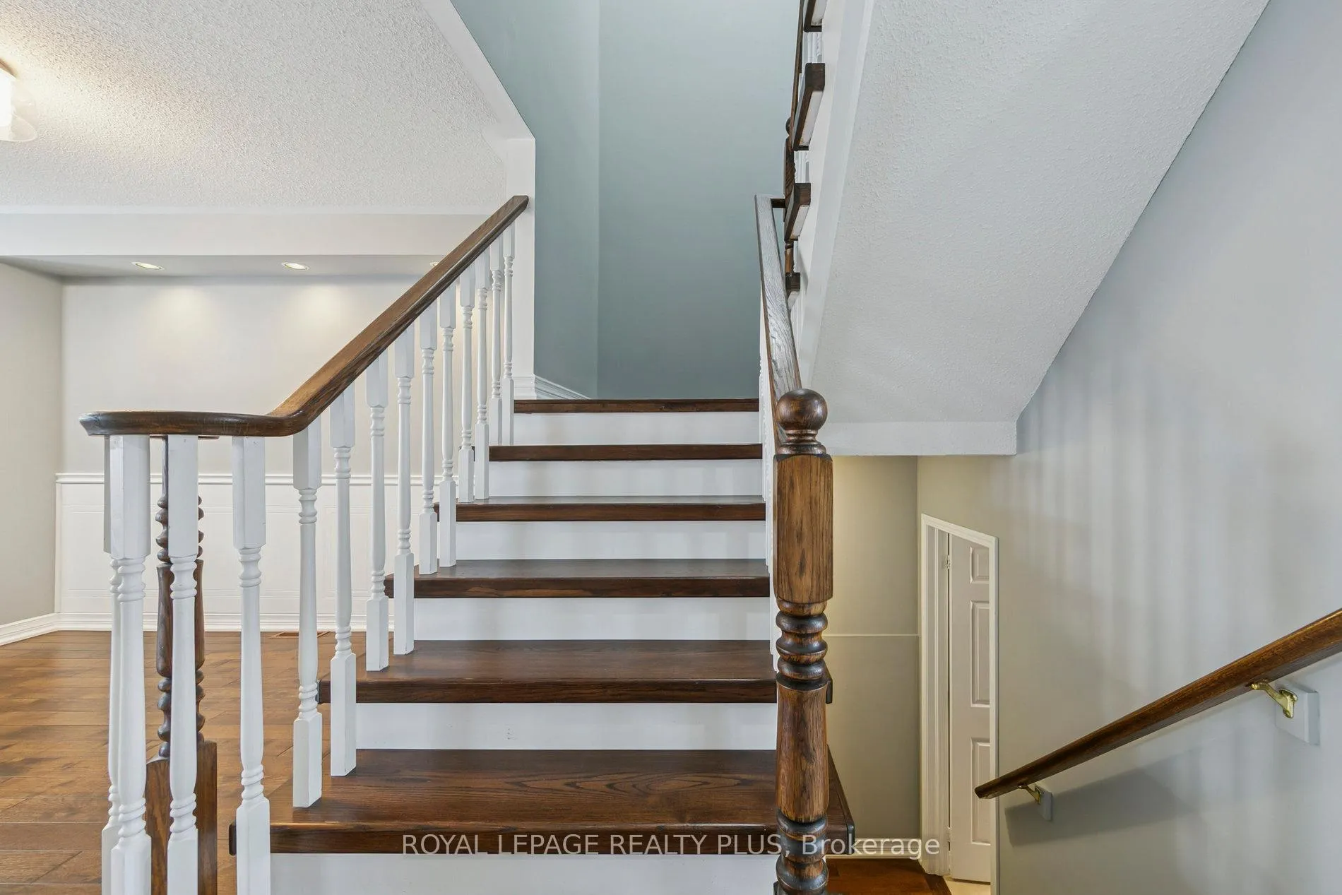 Photo 9 of 1028 Cooper Avenue, Milton, Beaty — HOMEH