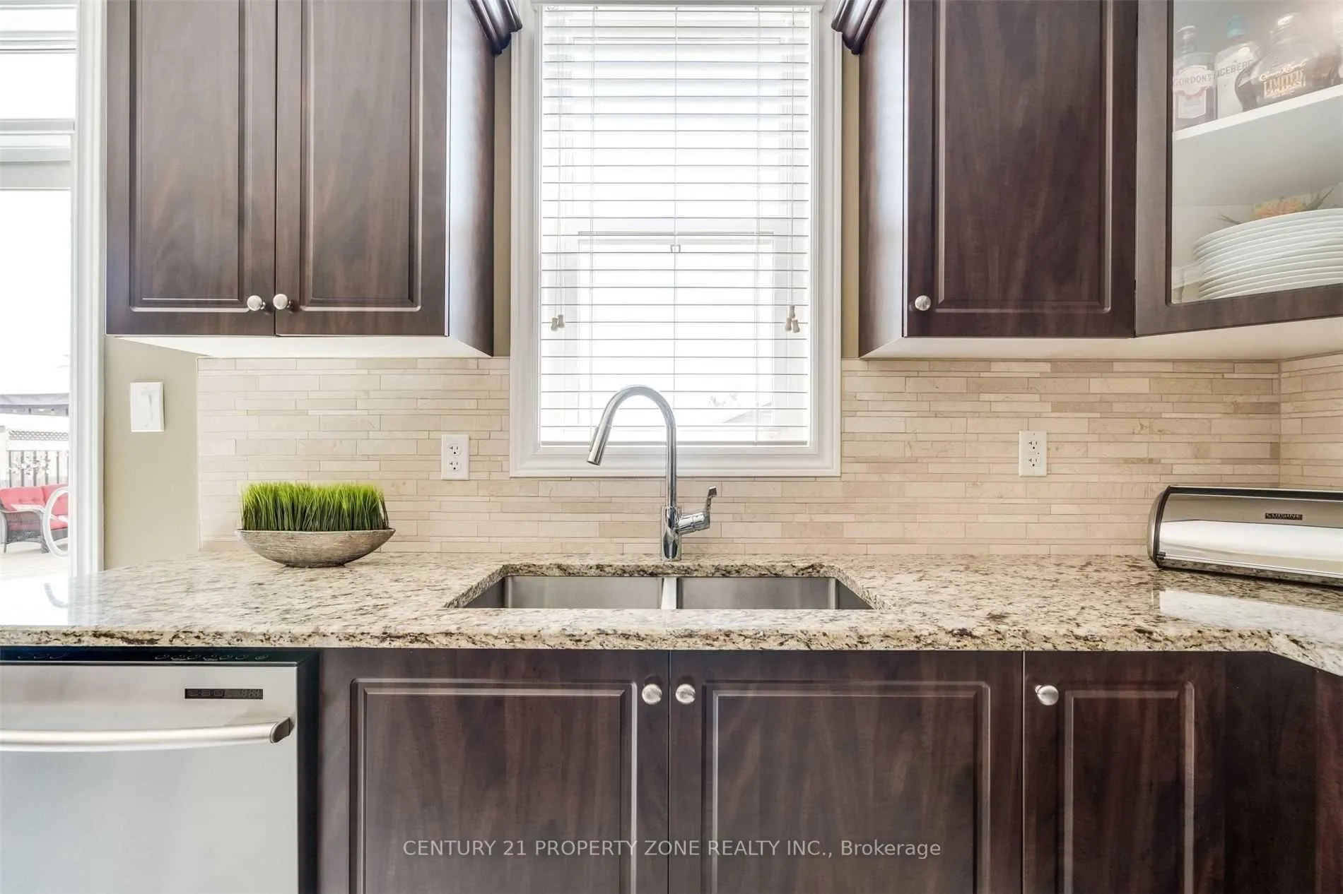 Photo 17 of 169 Magnificent Way, Hamilton, Binbrook — HOMEH