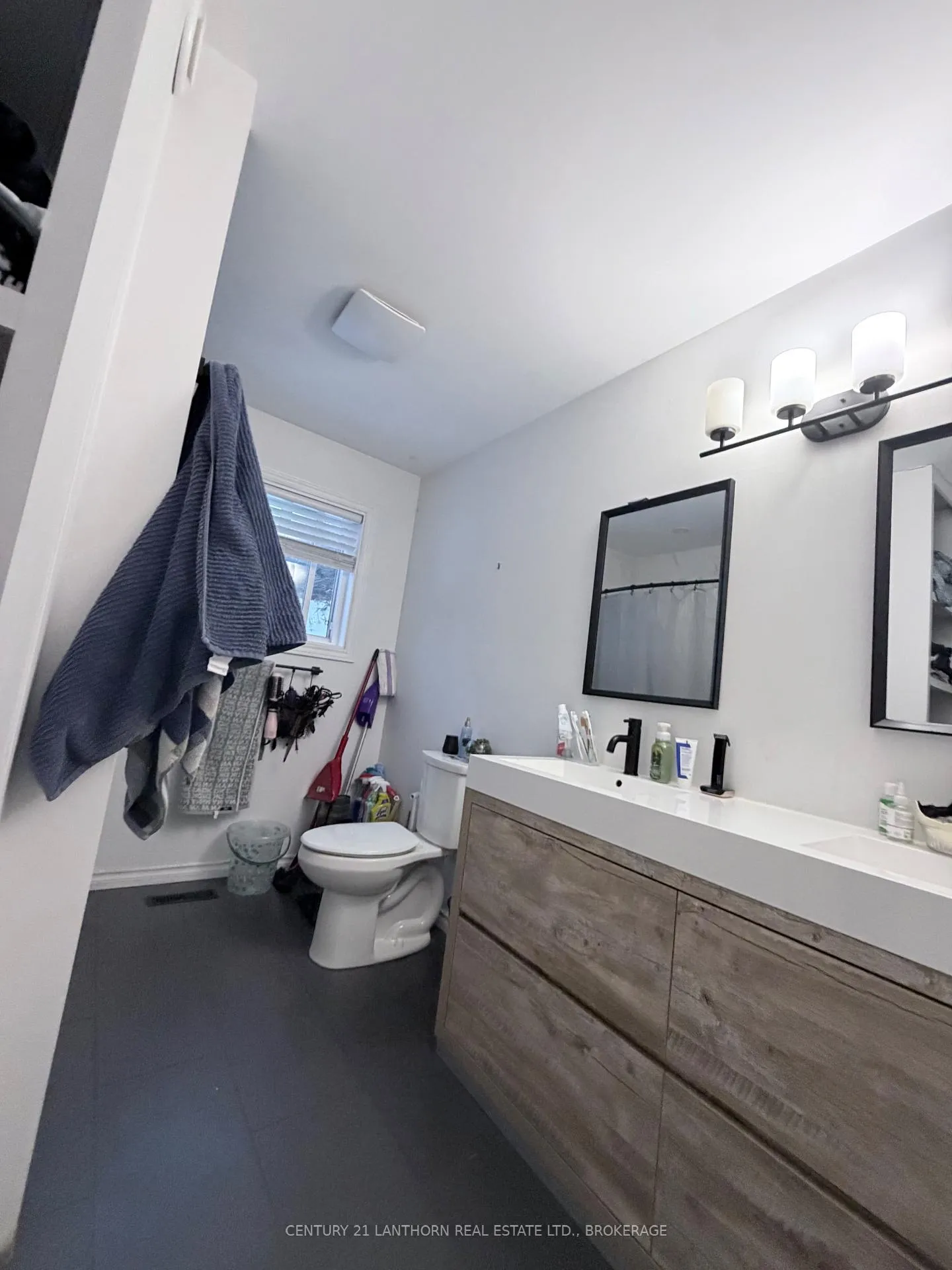 Photo 15 of 252 Cannifton Road N, Belleville, Thurlow Ward — HOMEH